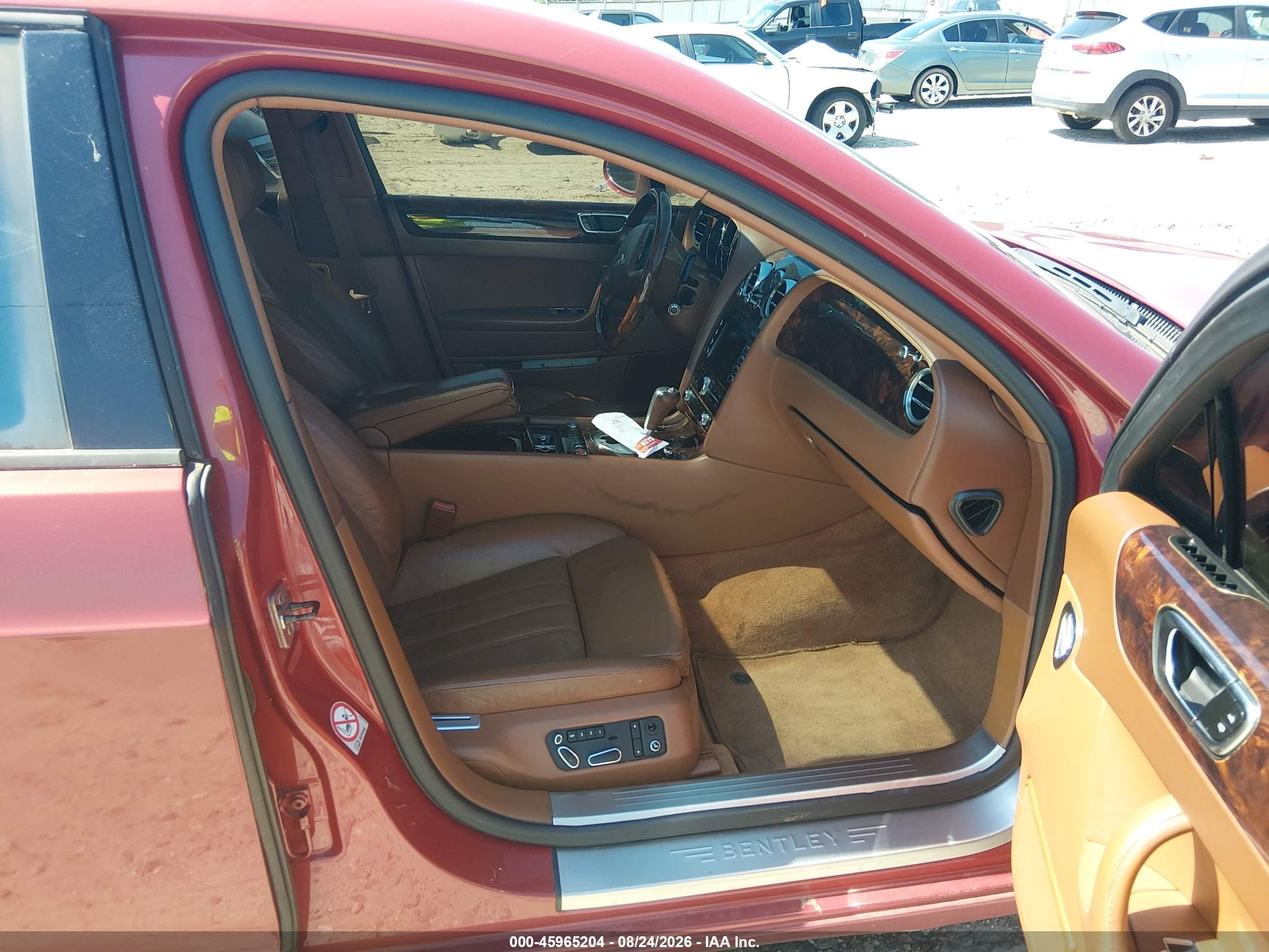 2006 Bentley Continental Flying Spur Burgundy vin: SCBBR53W56C036370