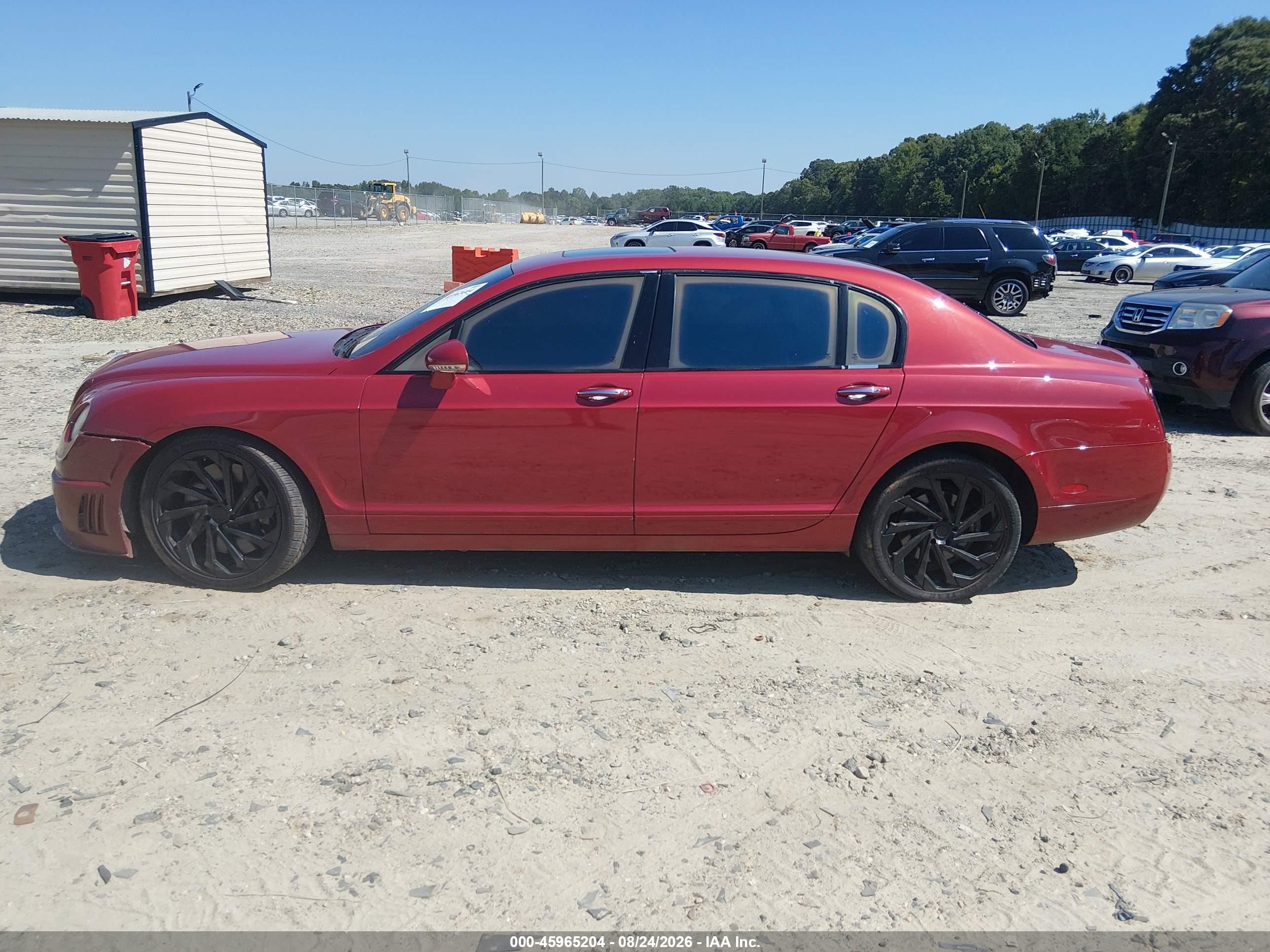 2006 Bentley Continental Flying Spur Burgundy vin: SCBBR53W56C036370