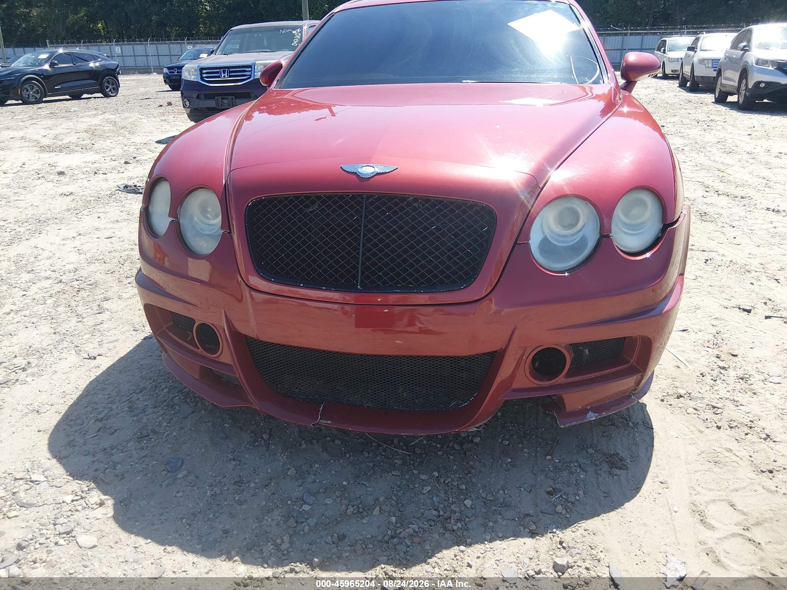 2006 Bentley Continental Flying Spur Burgundy vin: SCBBR53W56C036370