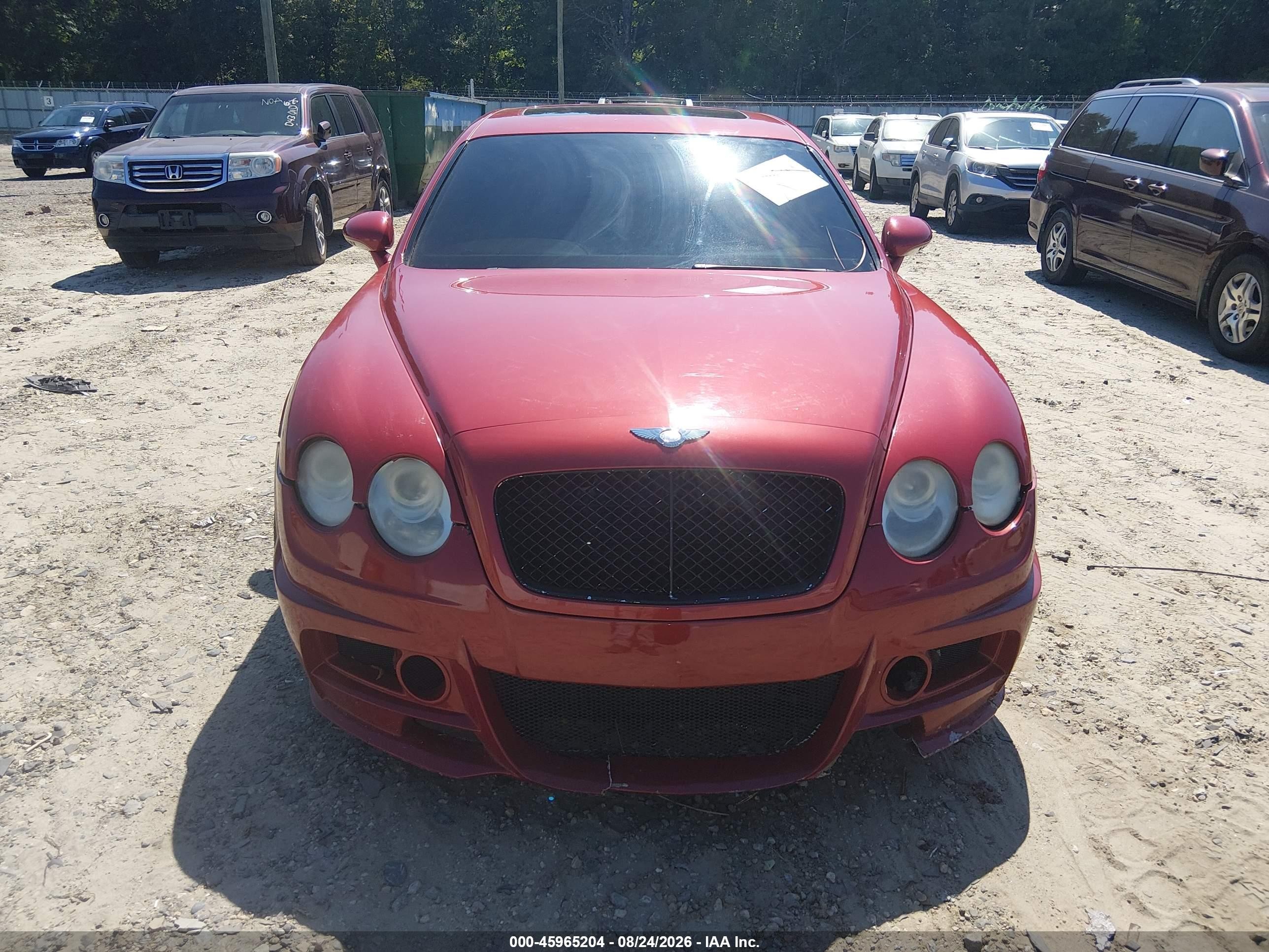 2006 Bentley Continental Flying Spur Burgundy vin: SCBBR53W56C036370