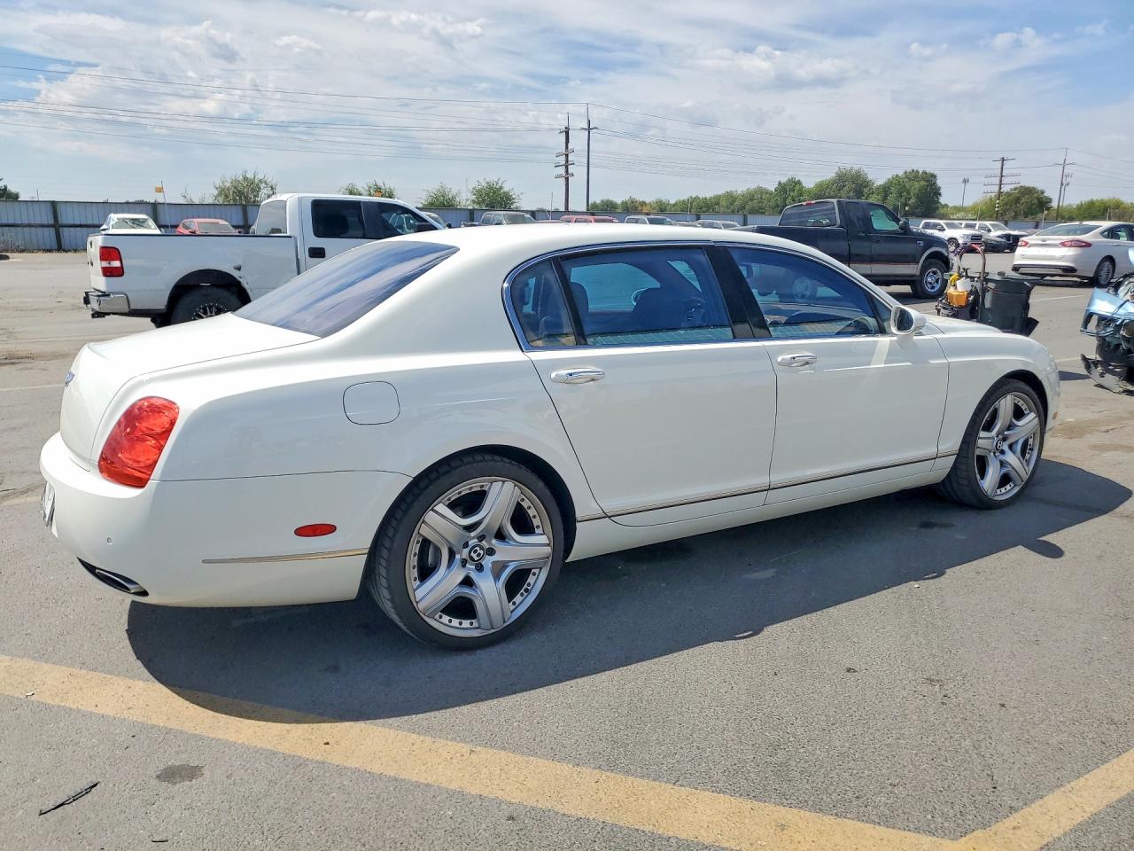 2006 Bentley Continental Flying Spur Белый vin: SCBBR53W96C034993