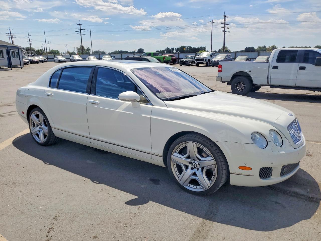2006 Bentley Continental Flying Spur Белый vin: SCBBR53W96C034993