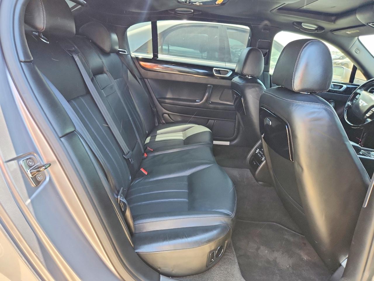 2007 Bentley Continental Flying Spur Two Tone vin: SCBBR93W07C049097