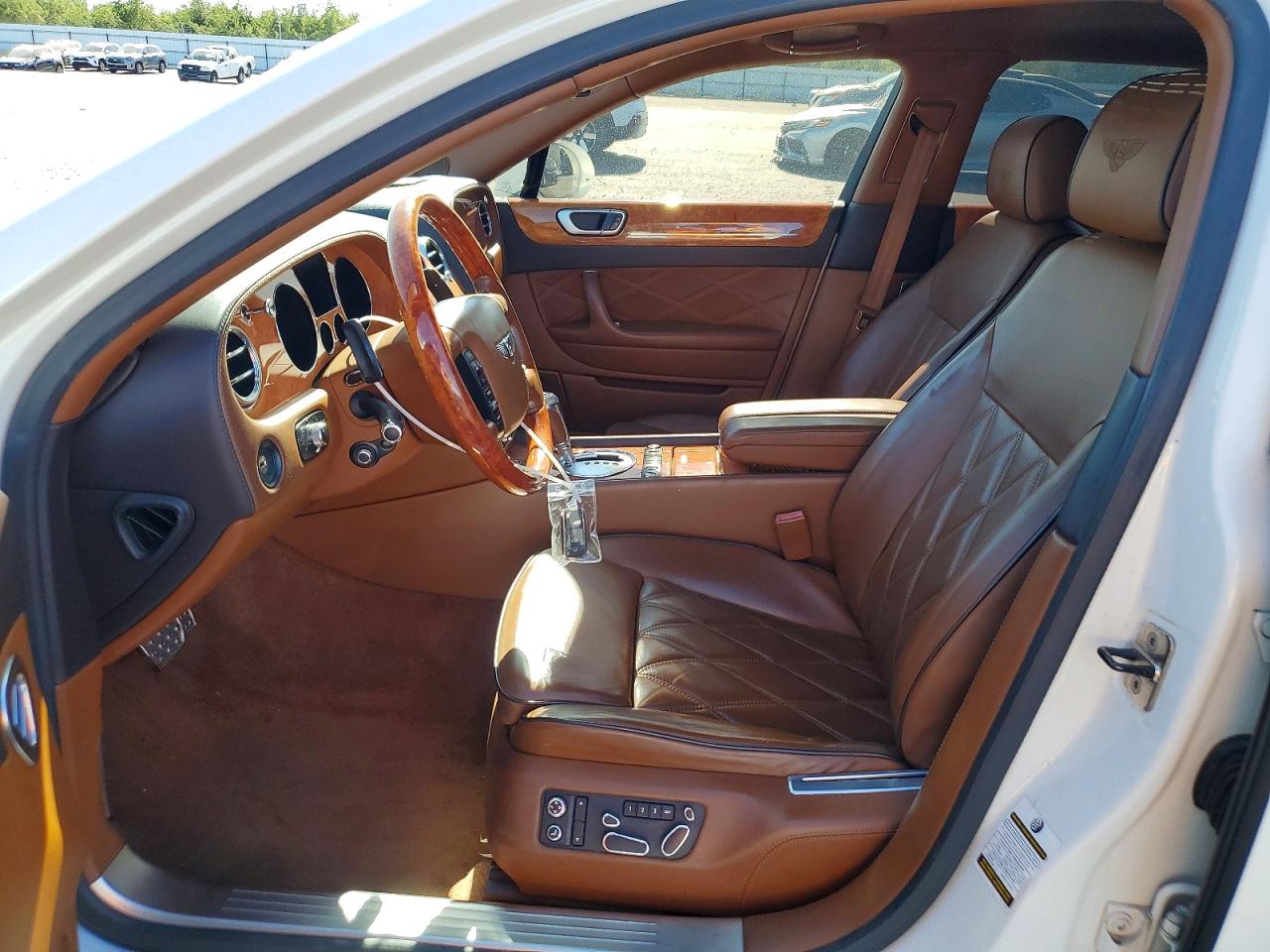 2013 Bentley Continental Flying Spur White vin: SCBBR9ZA0DC082379