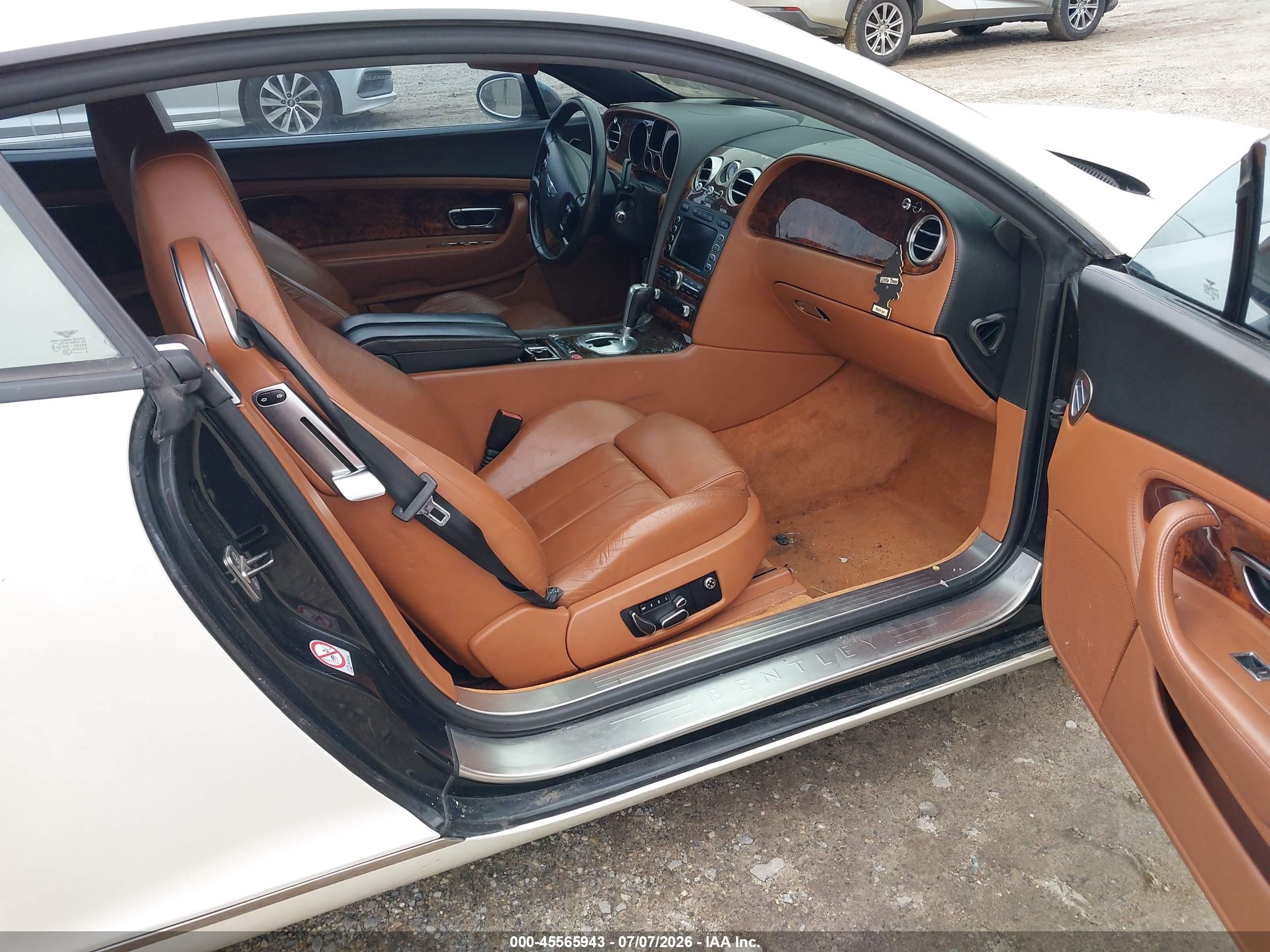 2005 Bentley Continental Gt   White vin: SCBCR63W55C027905