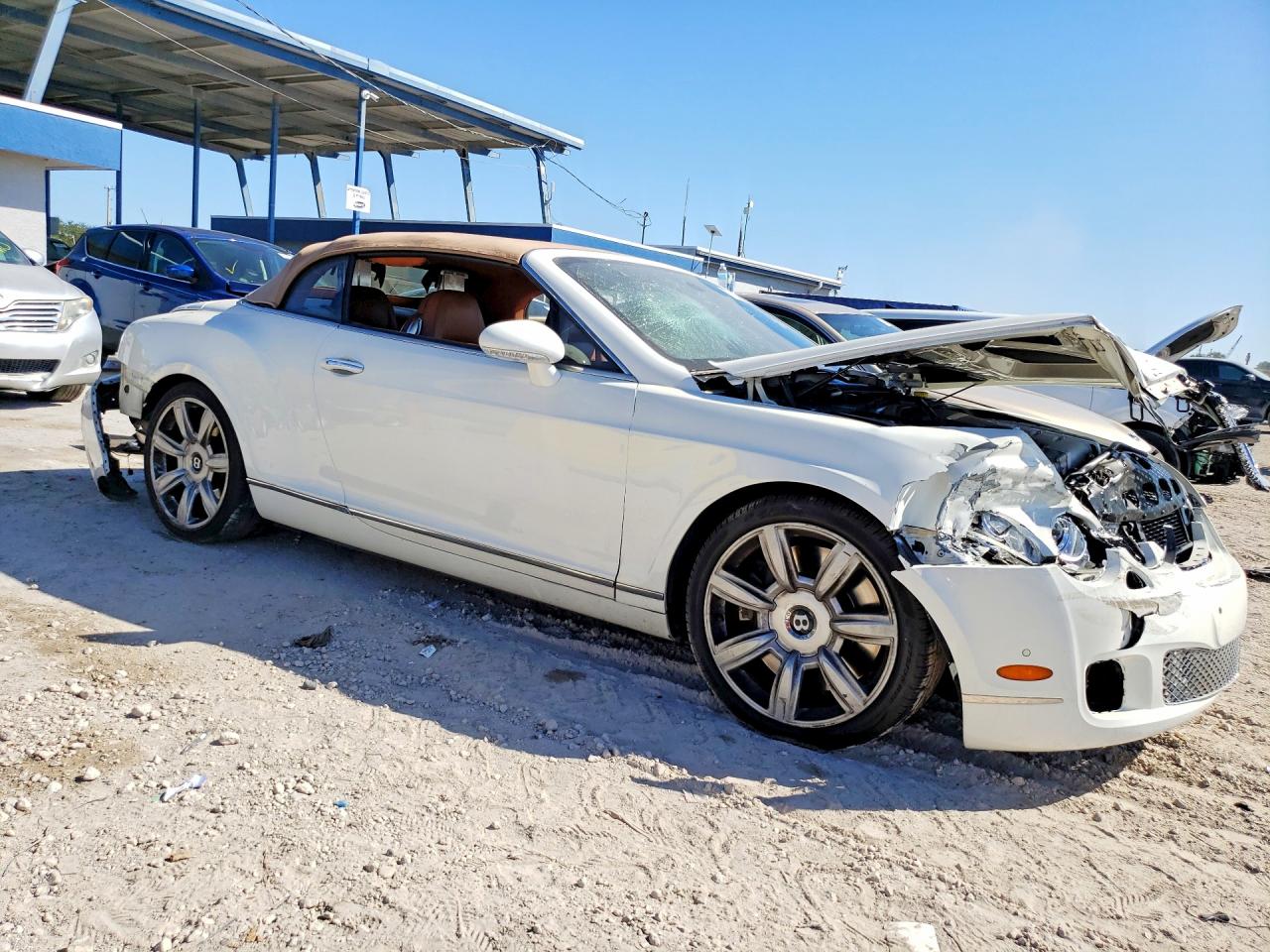 2008 Bentley Continental Gtc White vin: SCBDR33W08C053058
