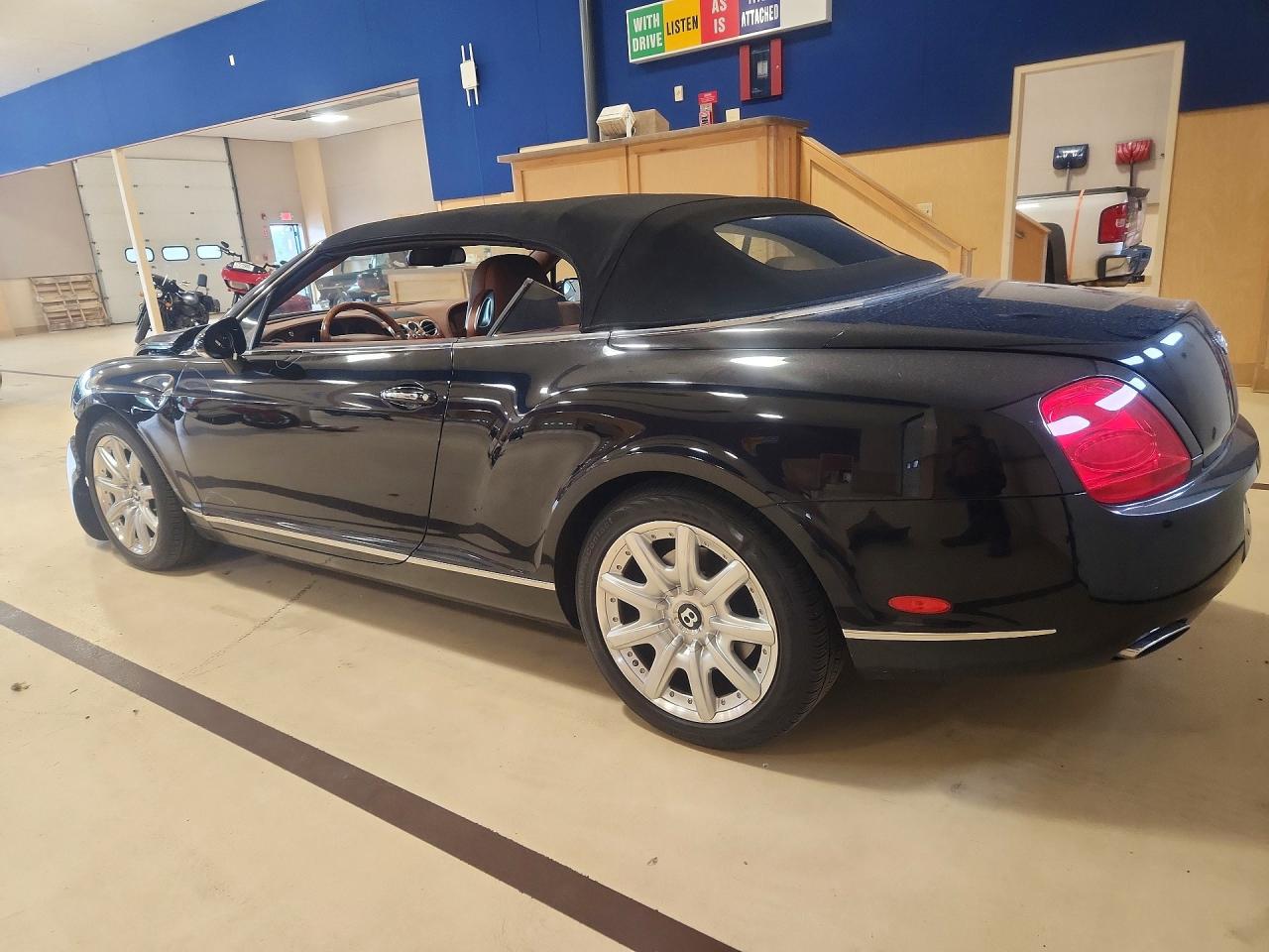 2007 Bentley Continentl Черный vin: SCBDR33W47C048007