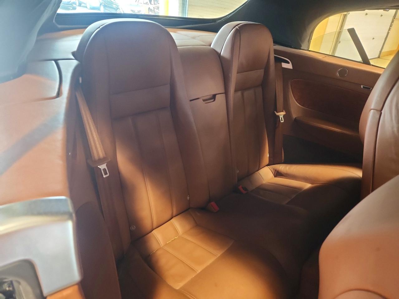2007 Bentley Continentl Черный vin: SCBDR33W47C048007
