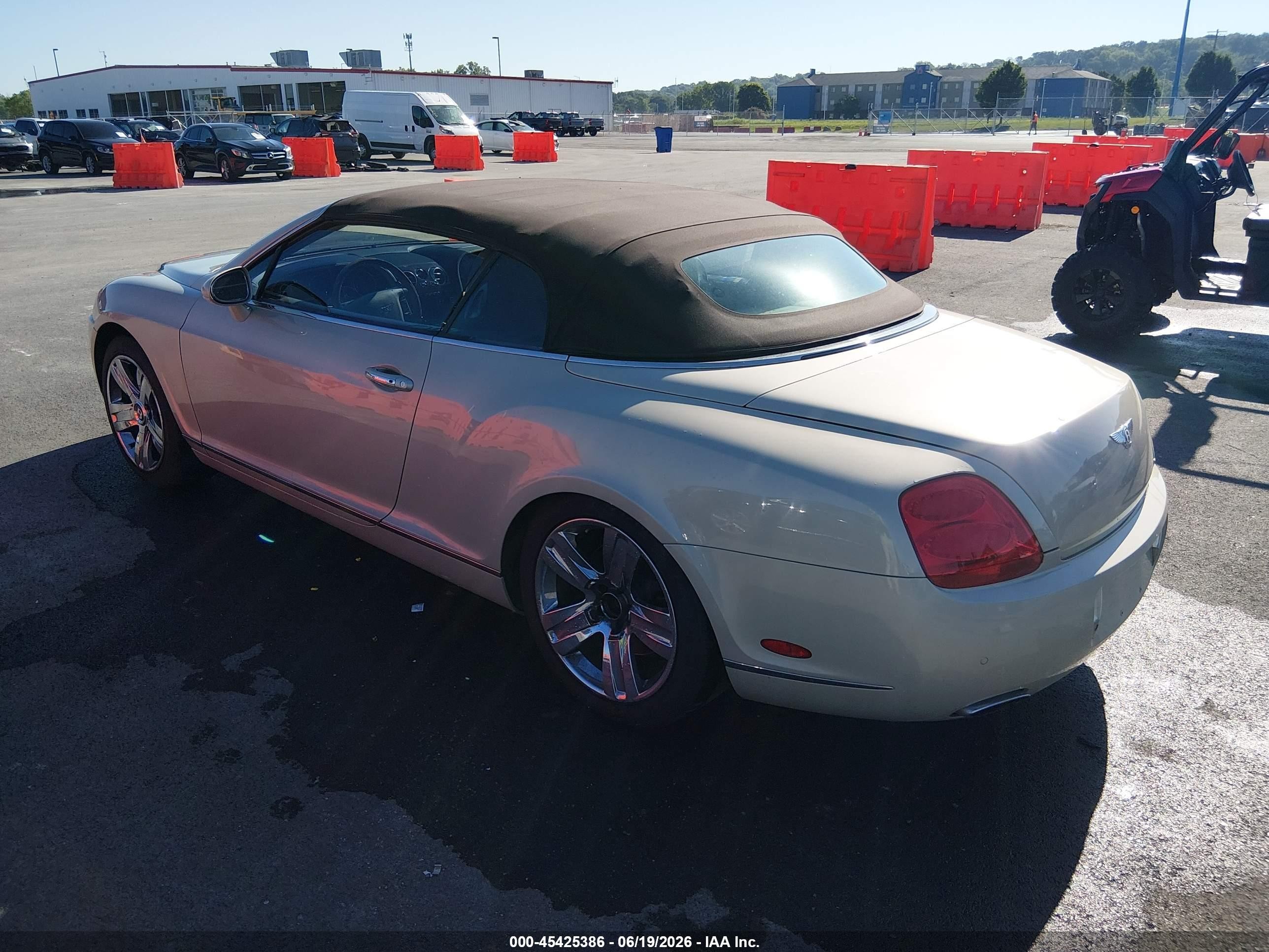 2008 Bentley Continental Gtc   Cream vin: SCBDR33W78C056703