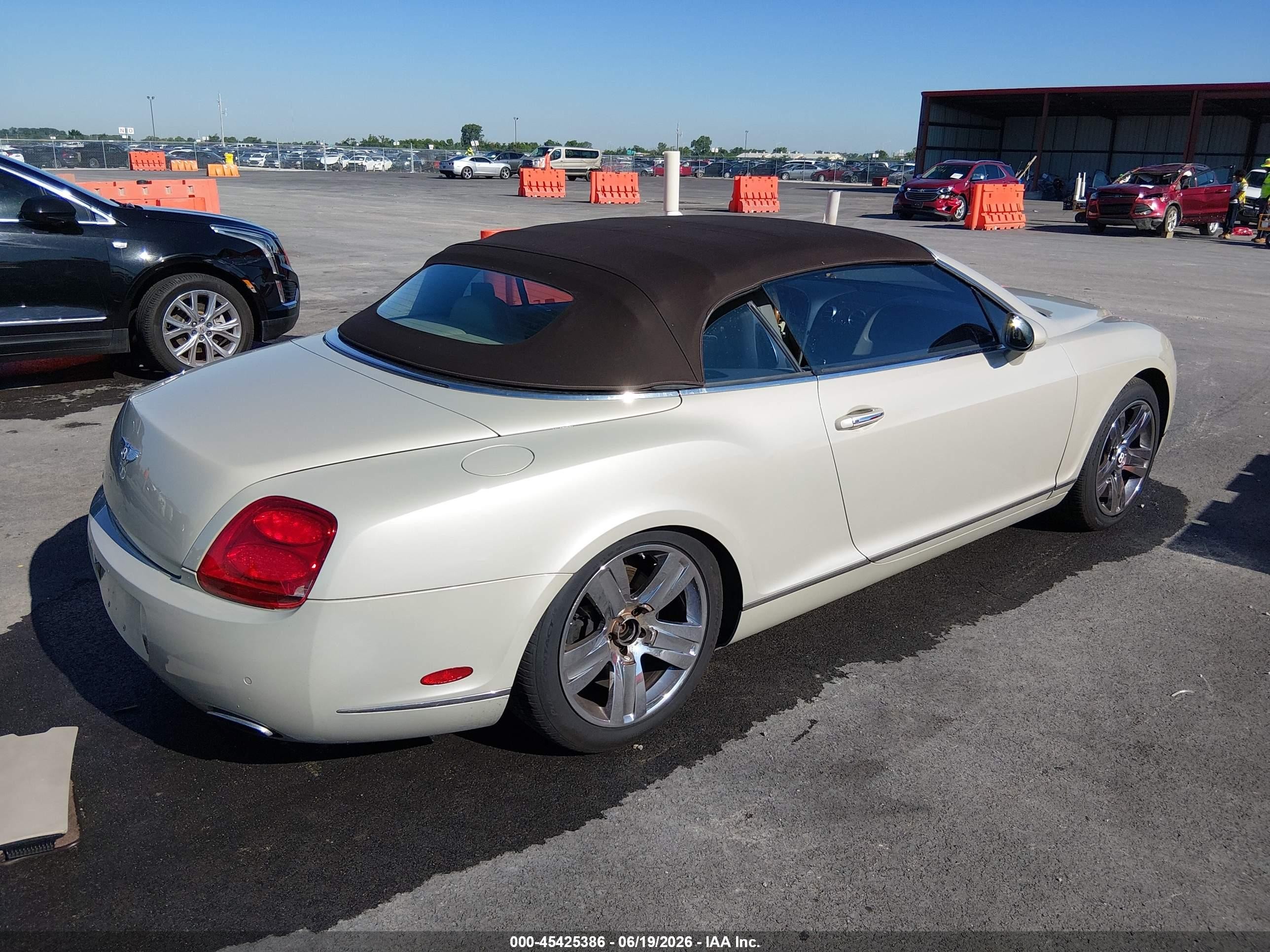 2008 Bentley Continental Gtc   Cream vin: SCBDR33W78C056703