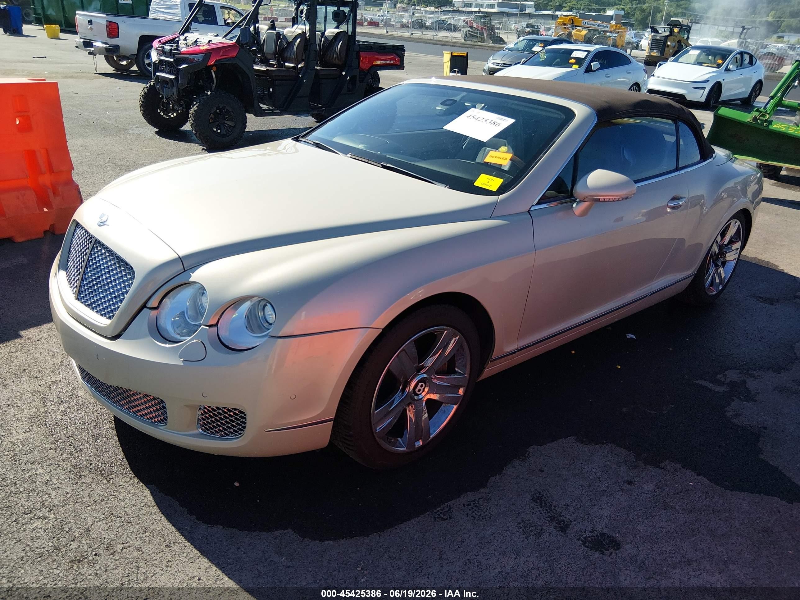 2008 Bentley Continental Gtc   Cream vin: SCBDR33W78C056703
