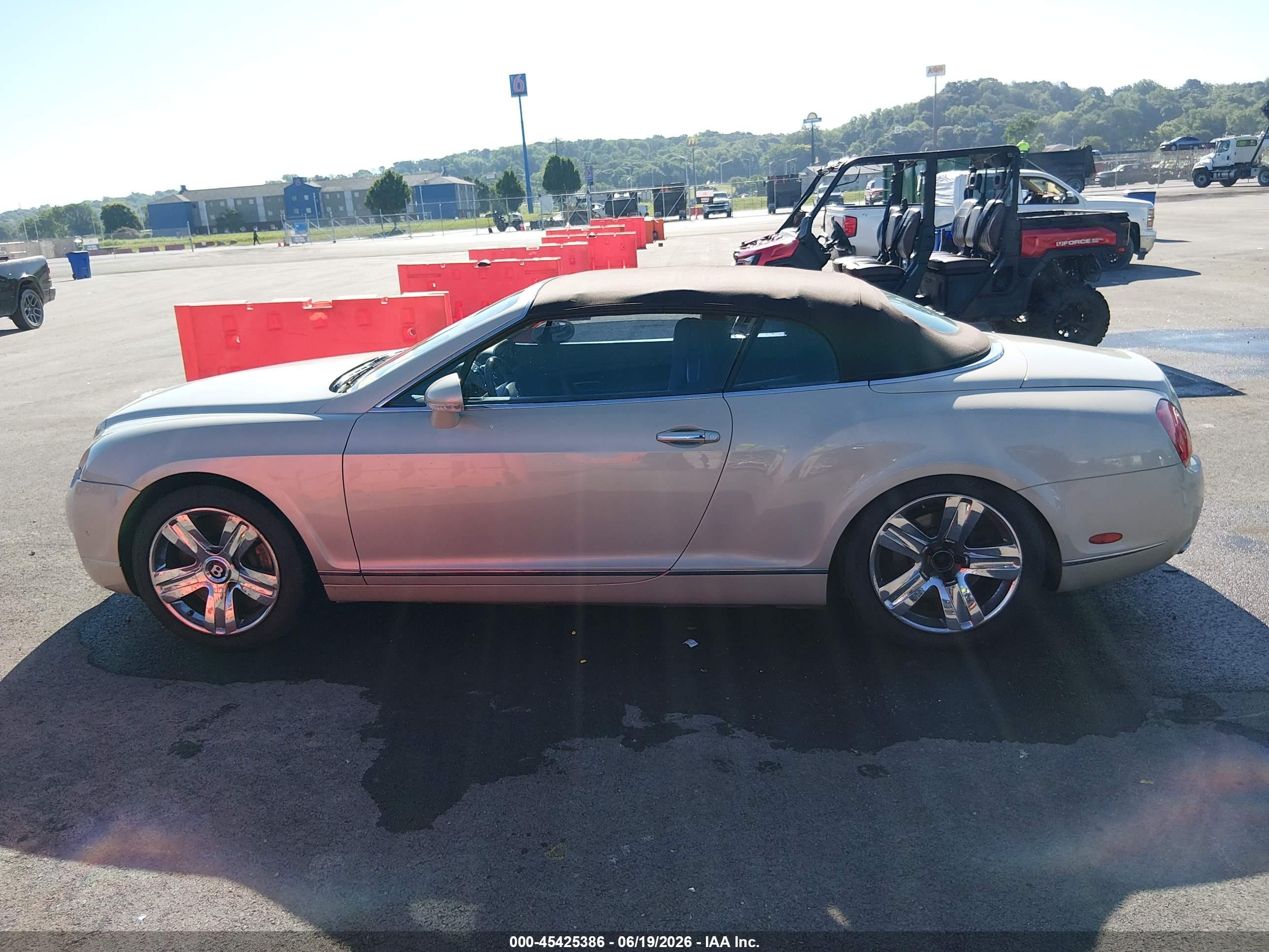 2008 Bentley Continental Gtc   Cream vin: SCBDR33W78C056703