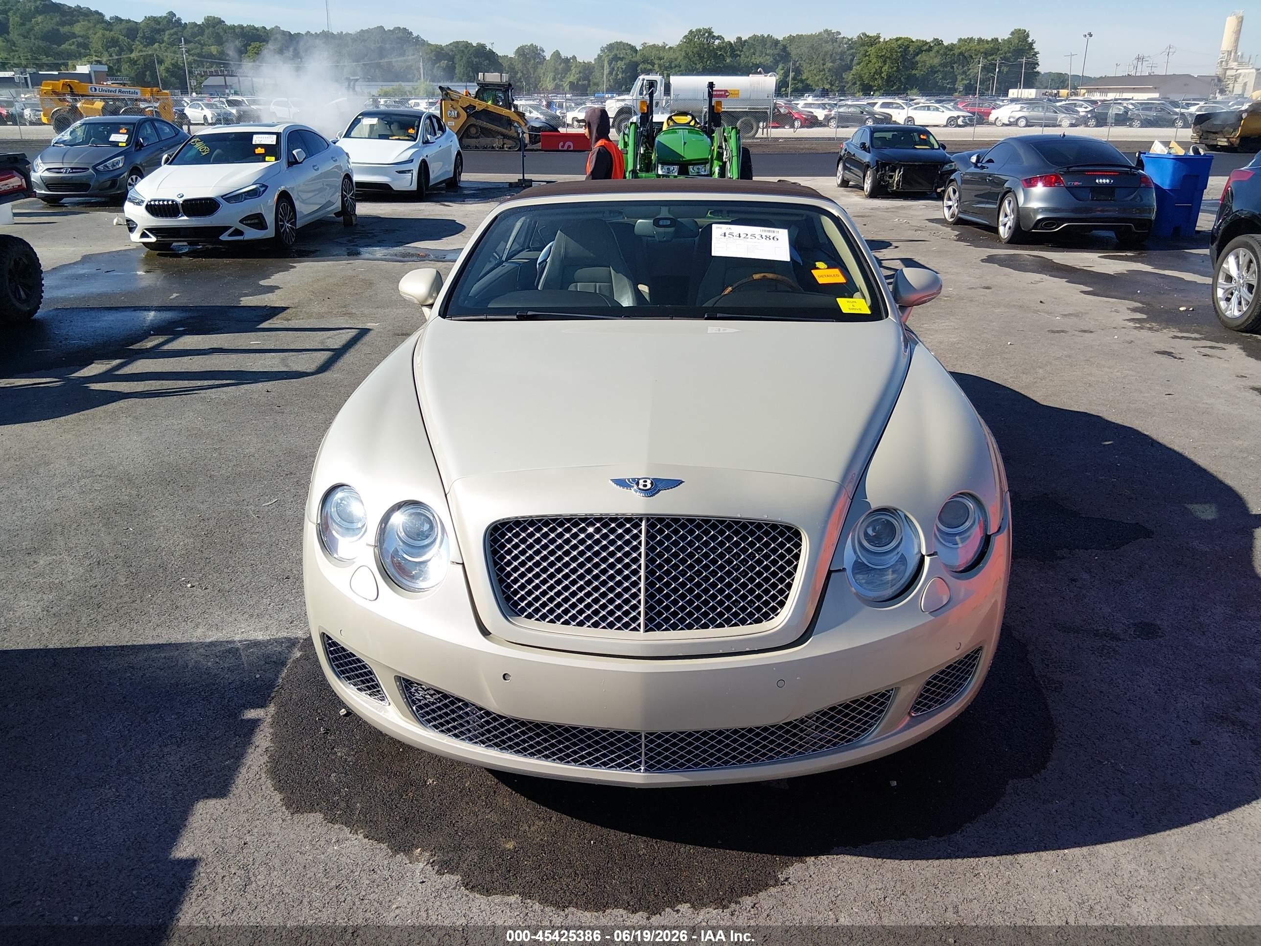 2008 Bentley Continental Gtc   Cream vin: SCBDR33W78C056703