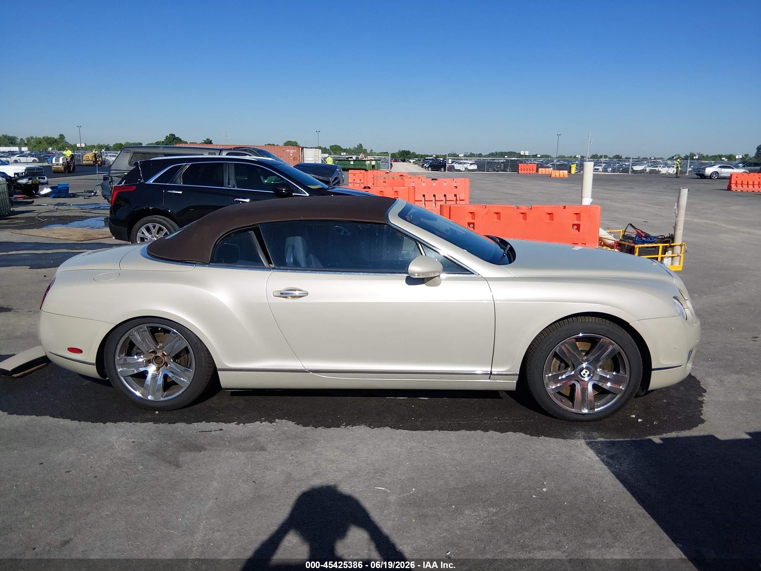 2008 Bentley Continental Gtc   Cream vin: SCBDR33W78C056703