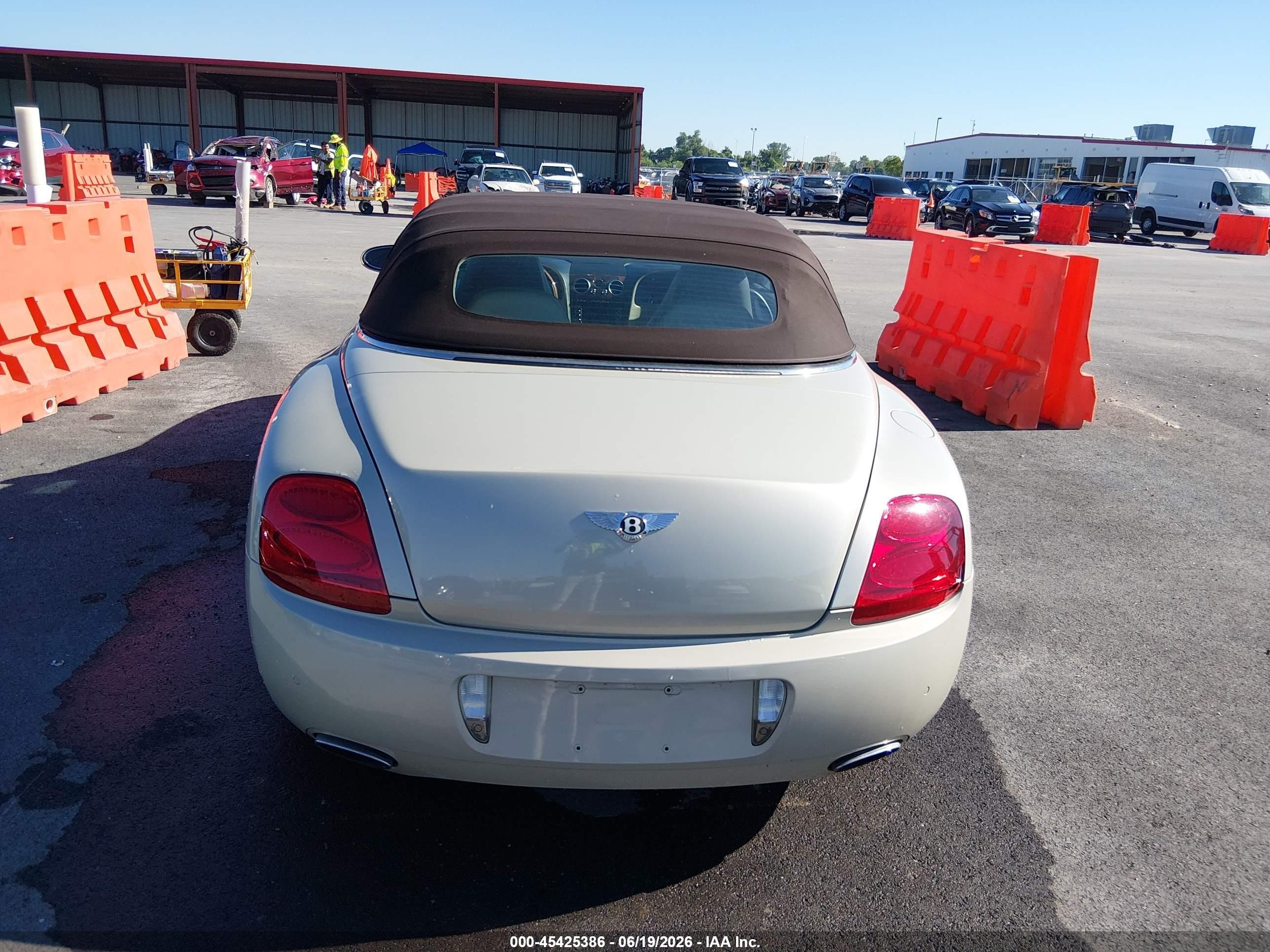 2008 Bentley Continental Gtc   Cream vin: SCBDR33W78C056703