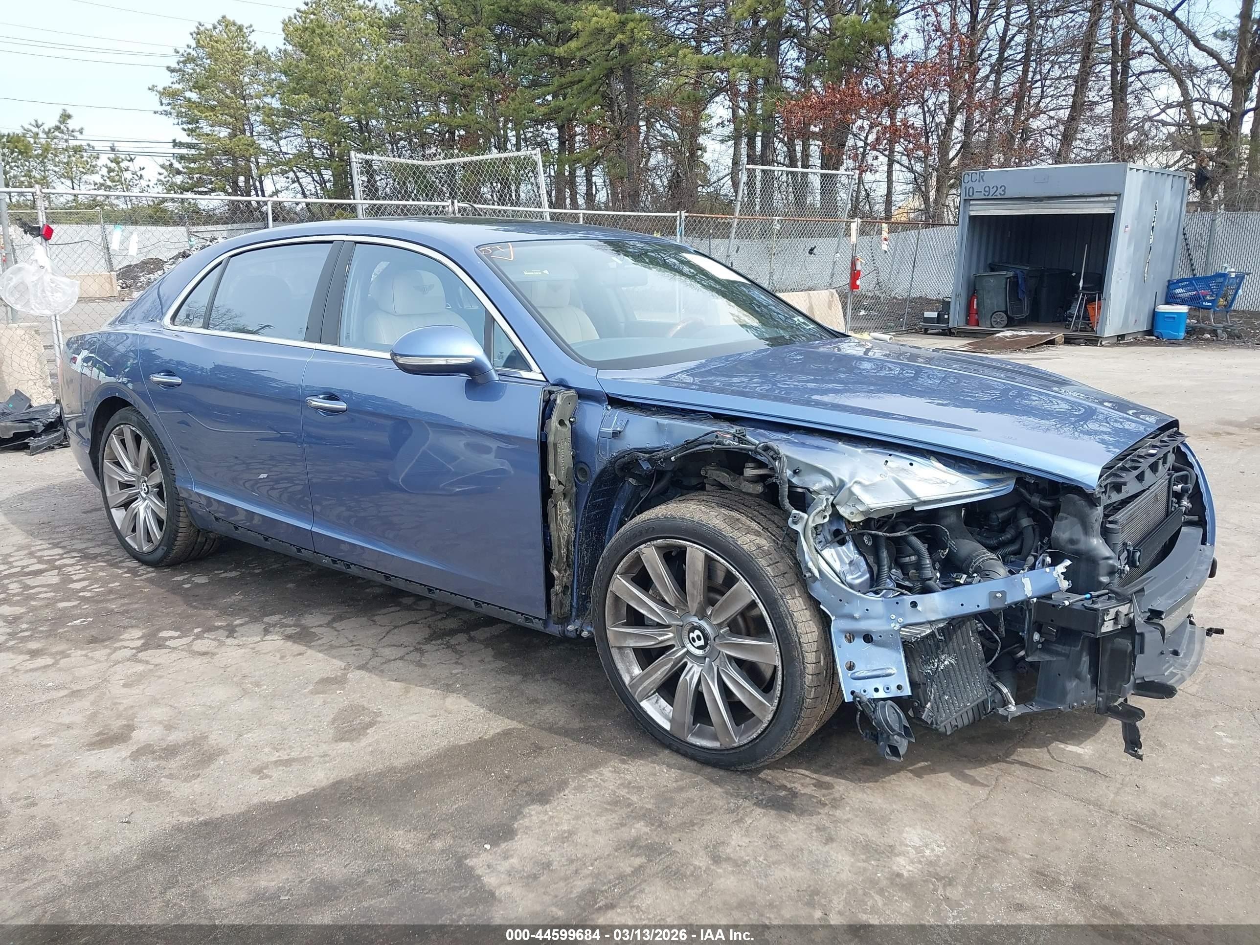 2015 Bentley Flying Spur W12 Light Blue vin: SCBEC9ZA0FC041235