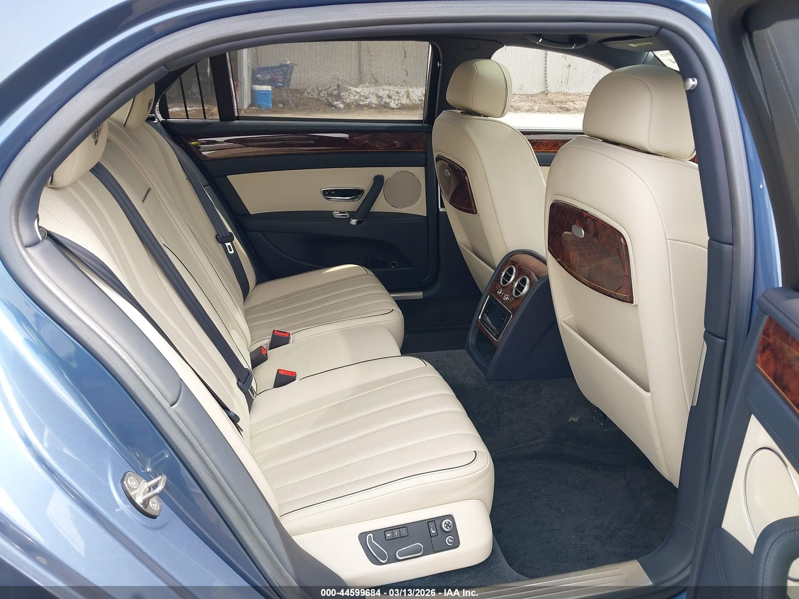 2015 Bentley Flying Spur W12 Light Blue vin: SCBEC9ZA0FC041235