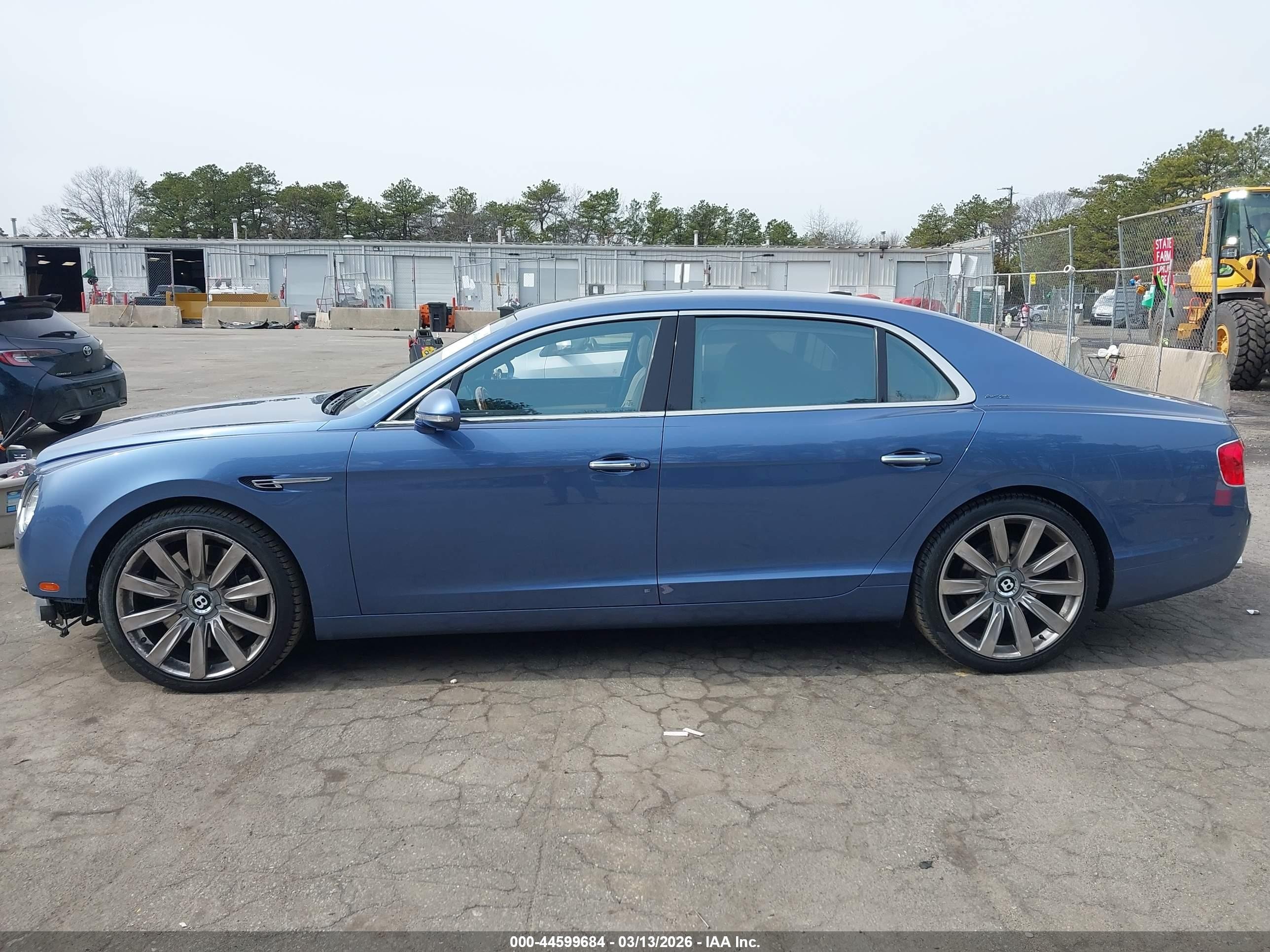 2015 Bentley Flying Spur W12 Light Blue vin: SCBEC9ZA0FC041235