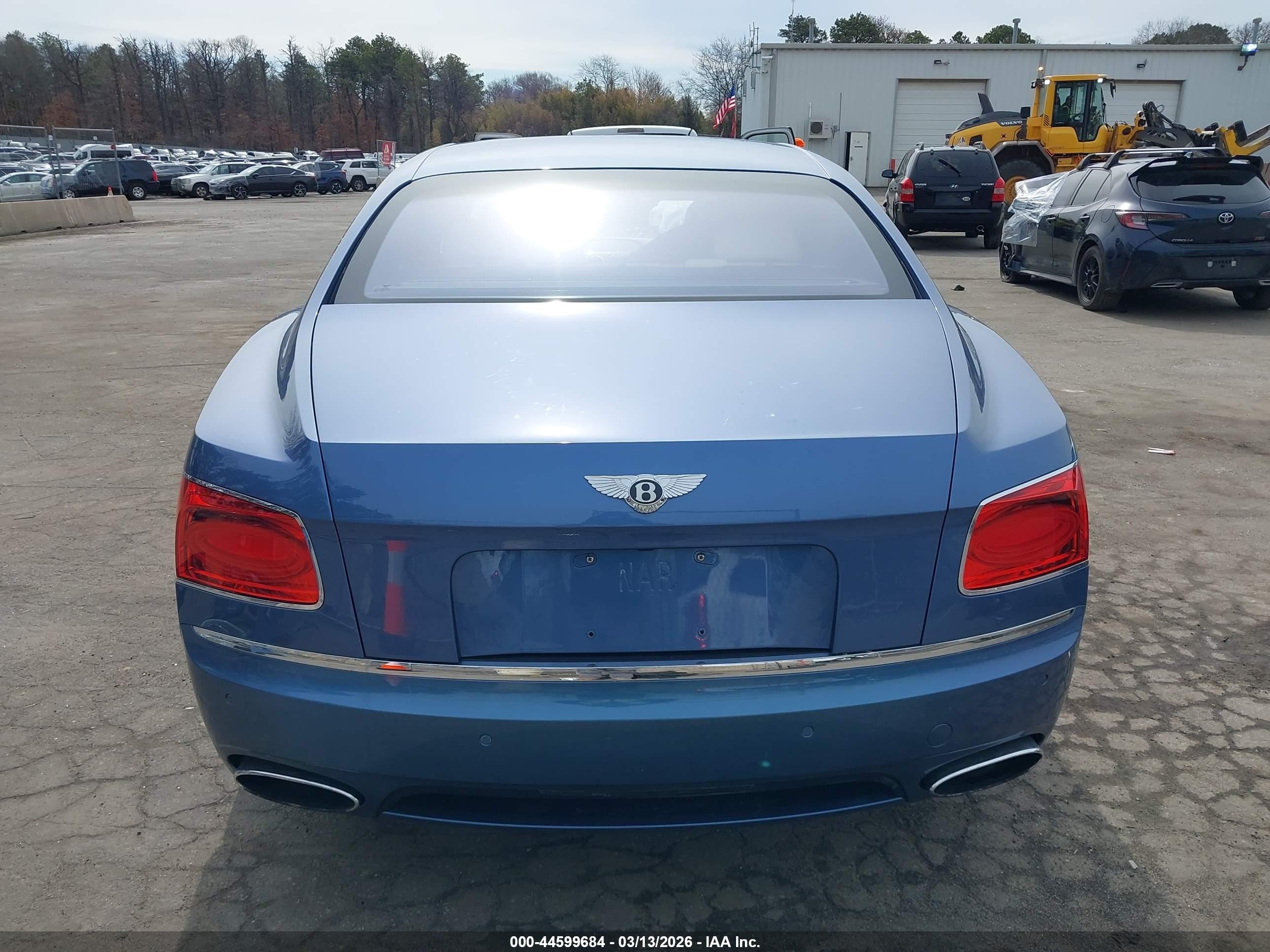 2015 Bentley Flying Spur W12 Light Blue vin: SCBEC9ZA0FC041235