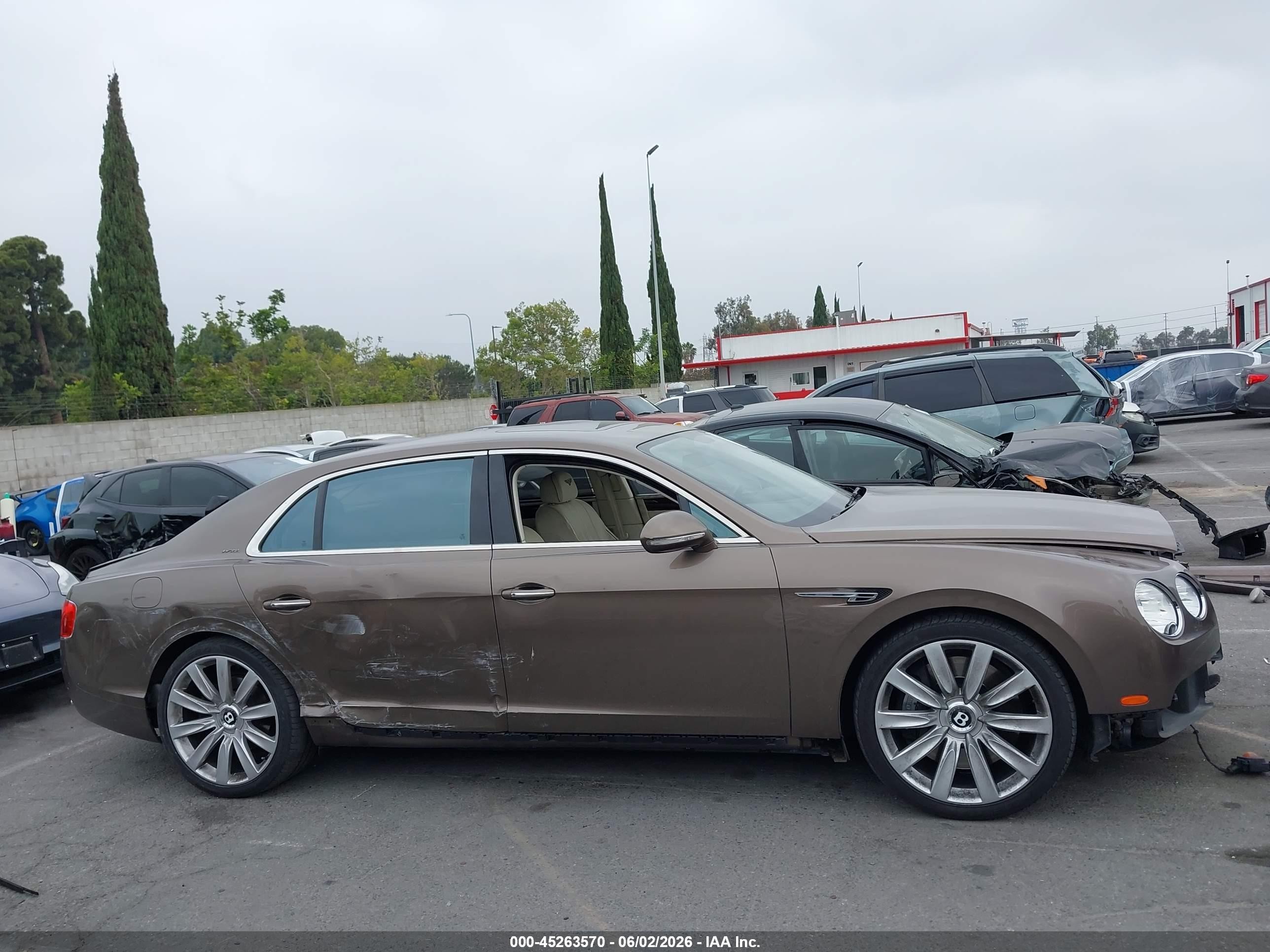2014 Bentley Flying Spur   Brown vin: SCBEC9ZA2EC090791
