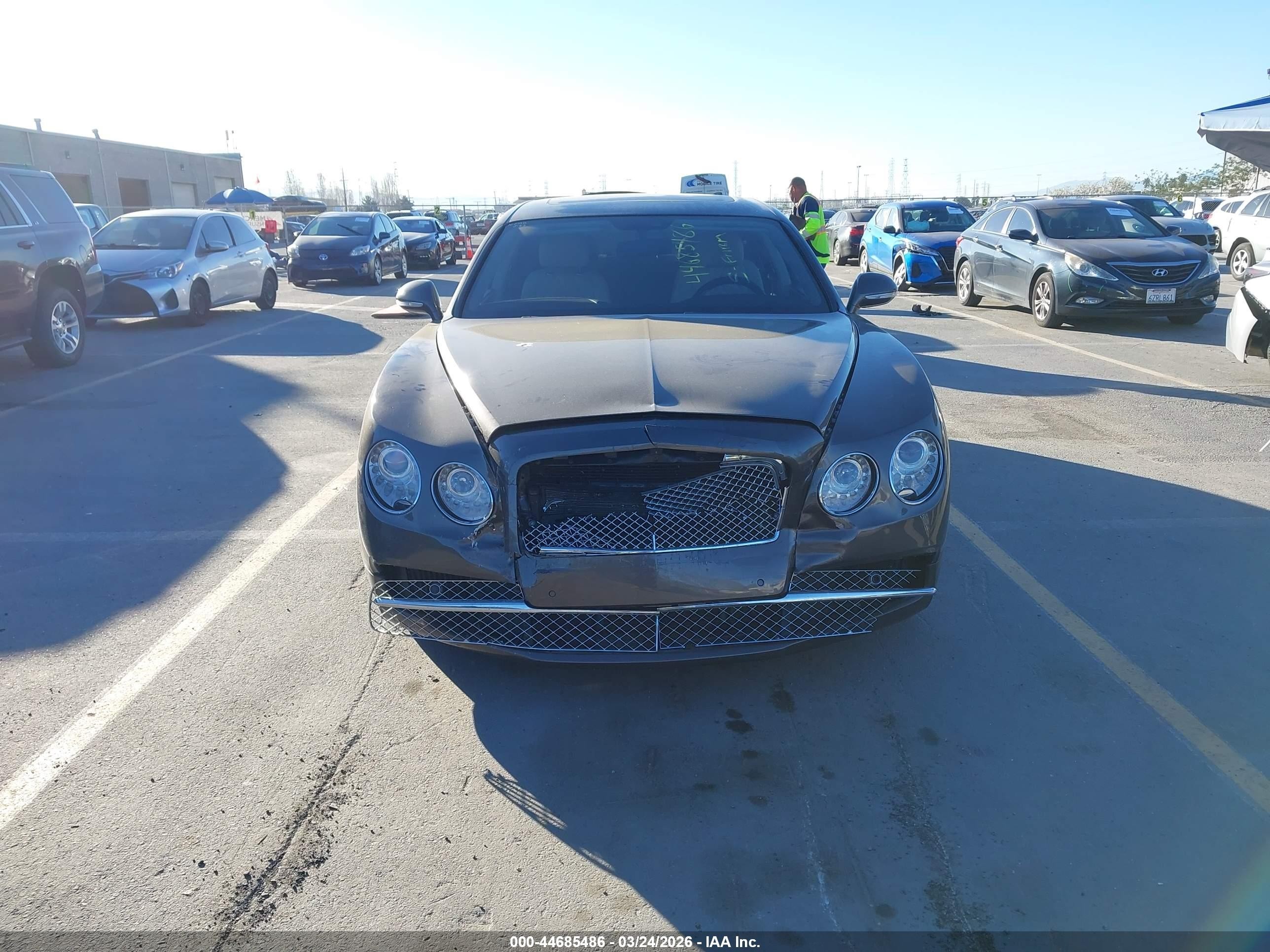 2015 Bentley Flying Spur W12 Gray vin: SCBEC9ZA4FC041366