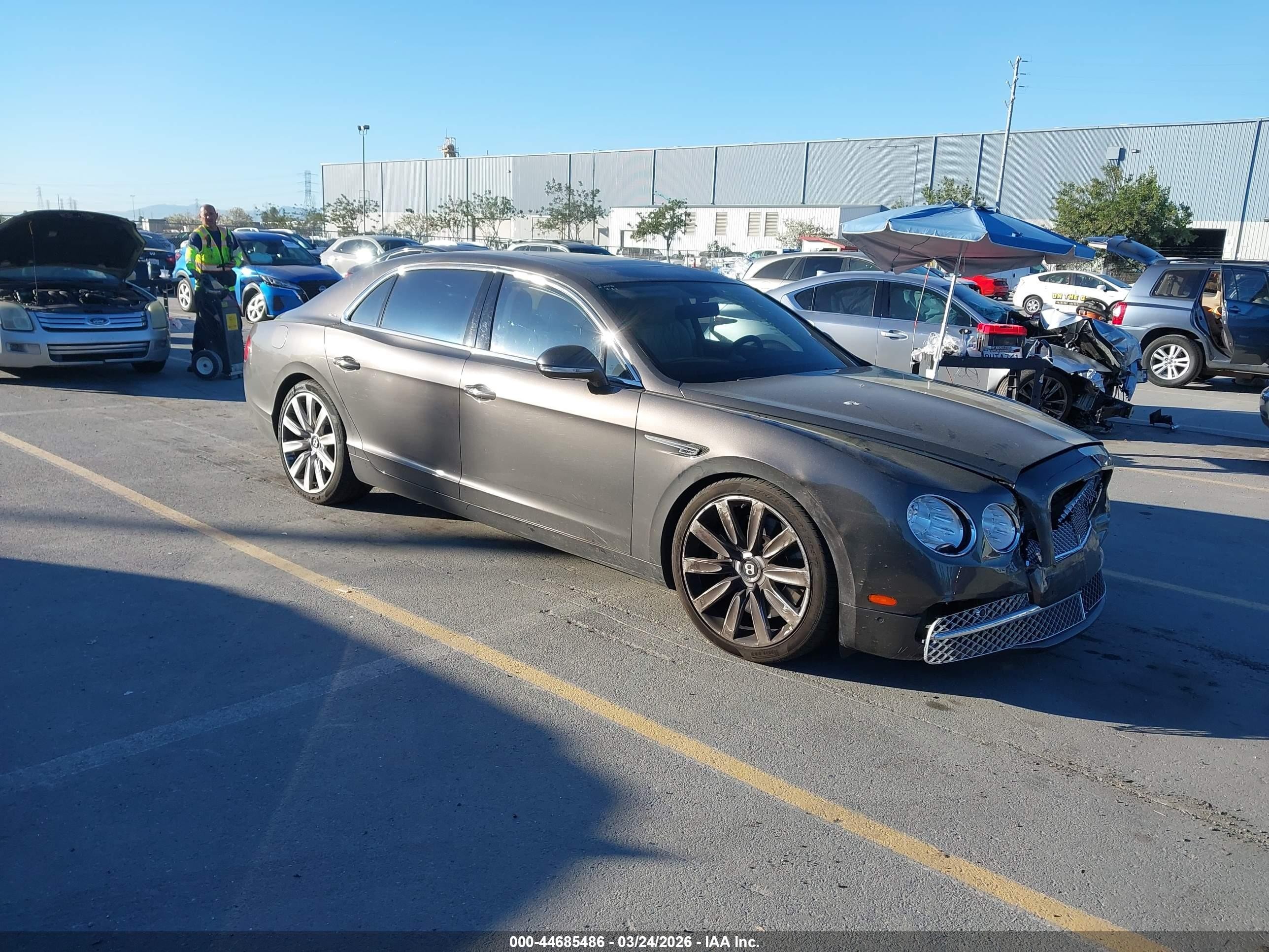 2015 Bentley Flying Spur W12 Gray vin: SCBEC9ZA4FC041366