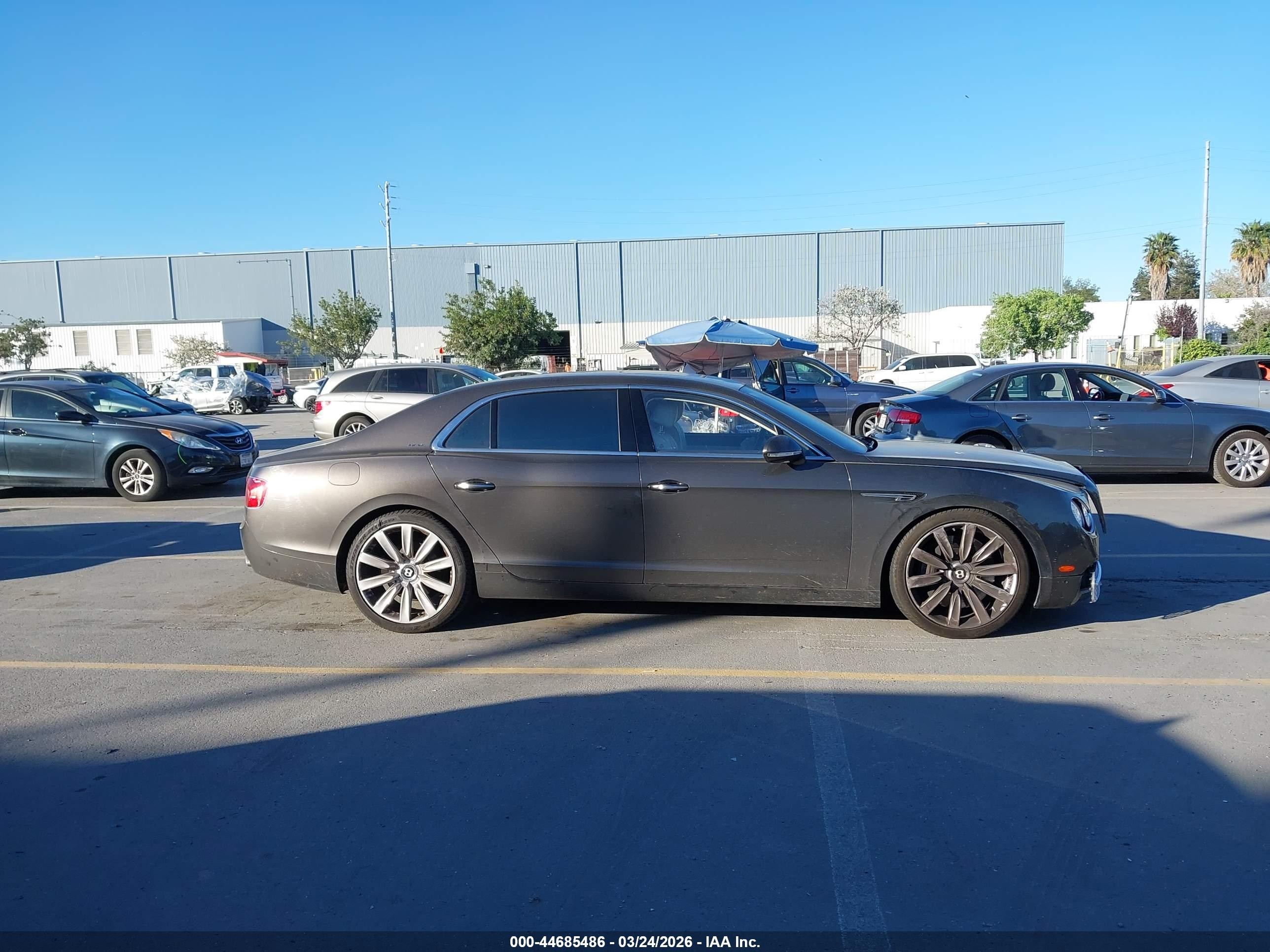 2015 Bentley Flying Spur W12 Gray vin: SCBEC9ZA4FC041366