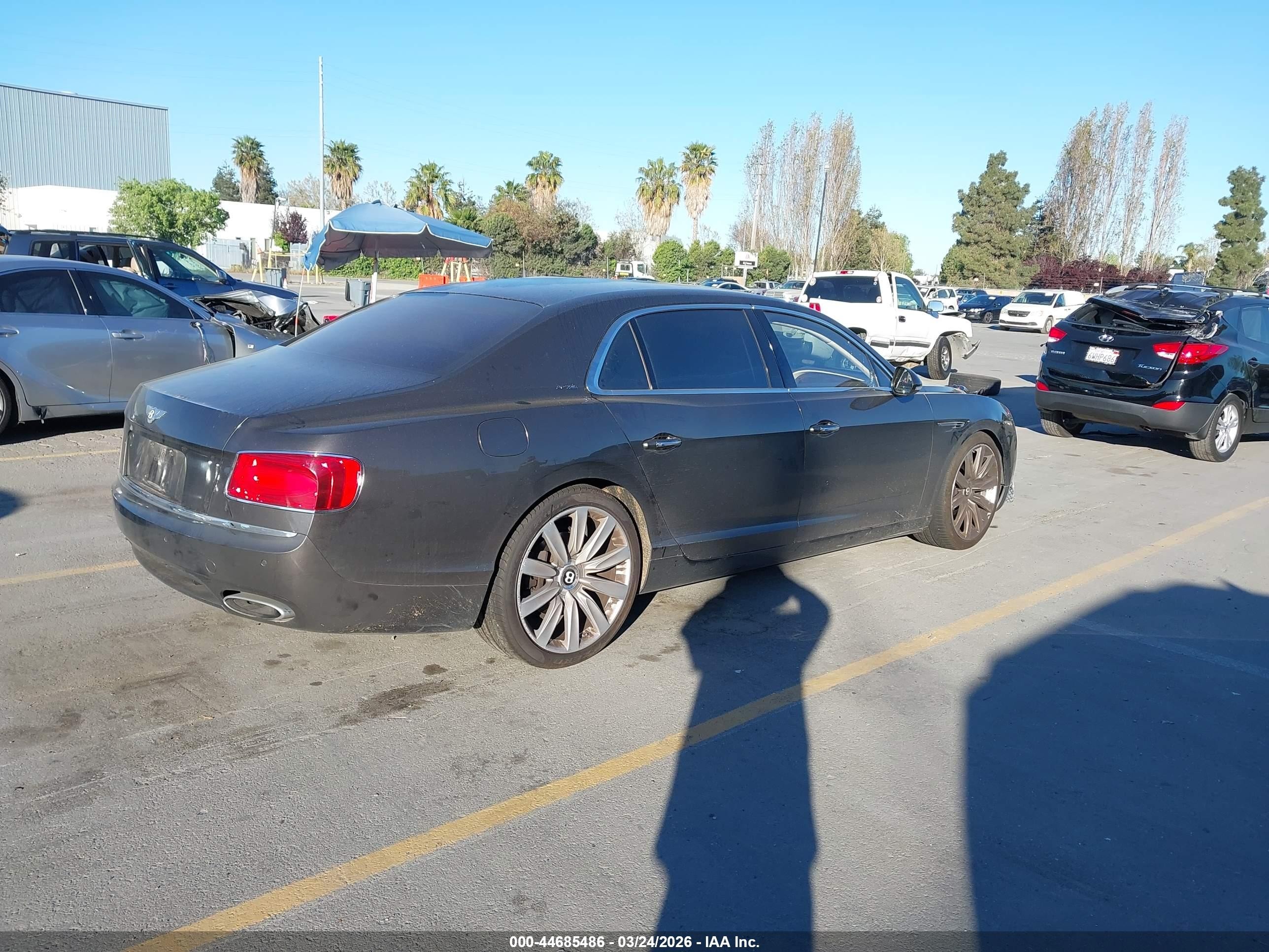2015 Bentley Flying Spur W12 Gray vin: SCBEC9ZA4FC041366
