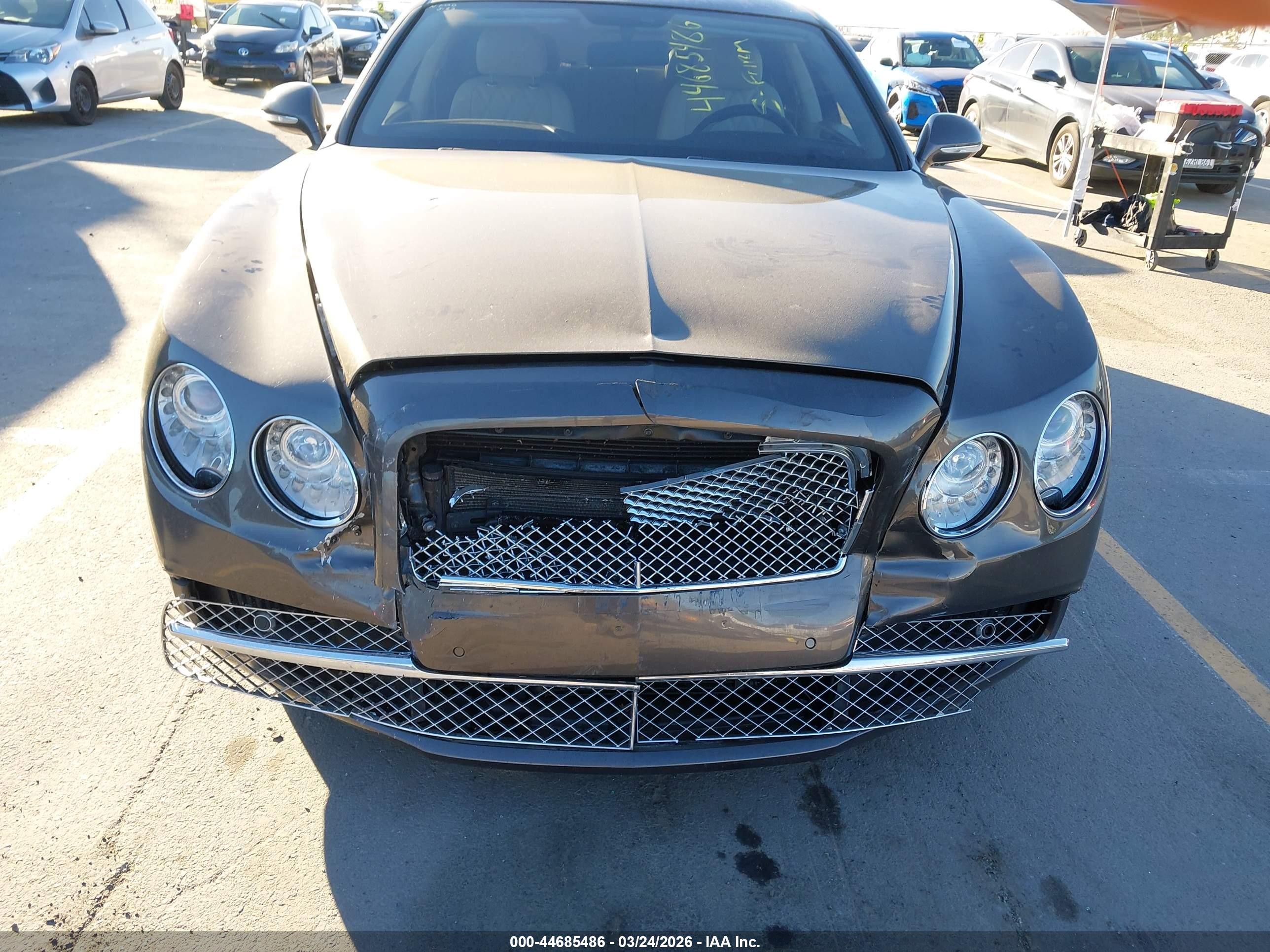2015 Bentley Flying Spur W12 Gray vin: SCBEC9ZA4FC041366