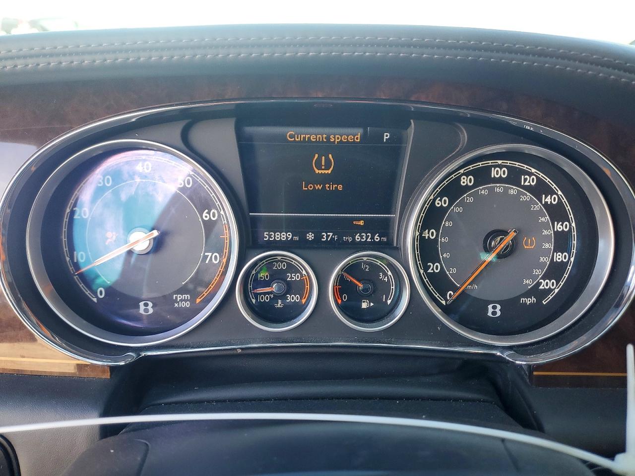 2015 Bentley Flying Spur Черный vin: SCBEC9ZA8FC043122