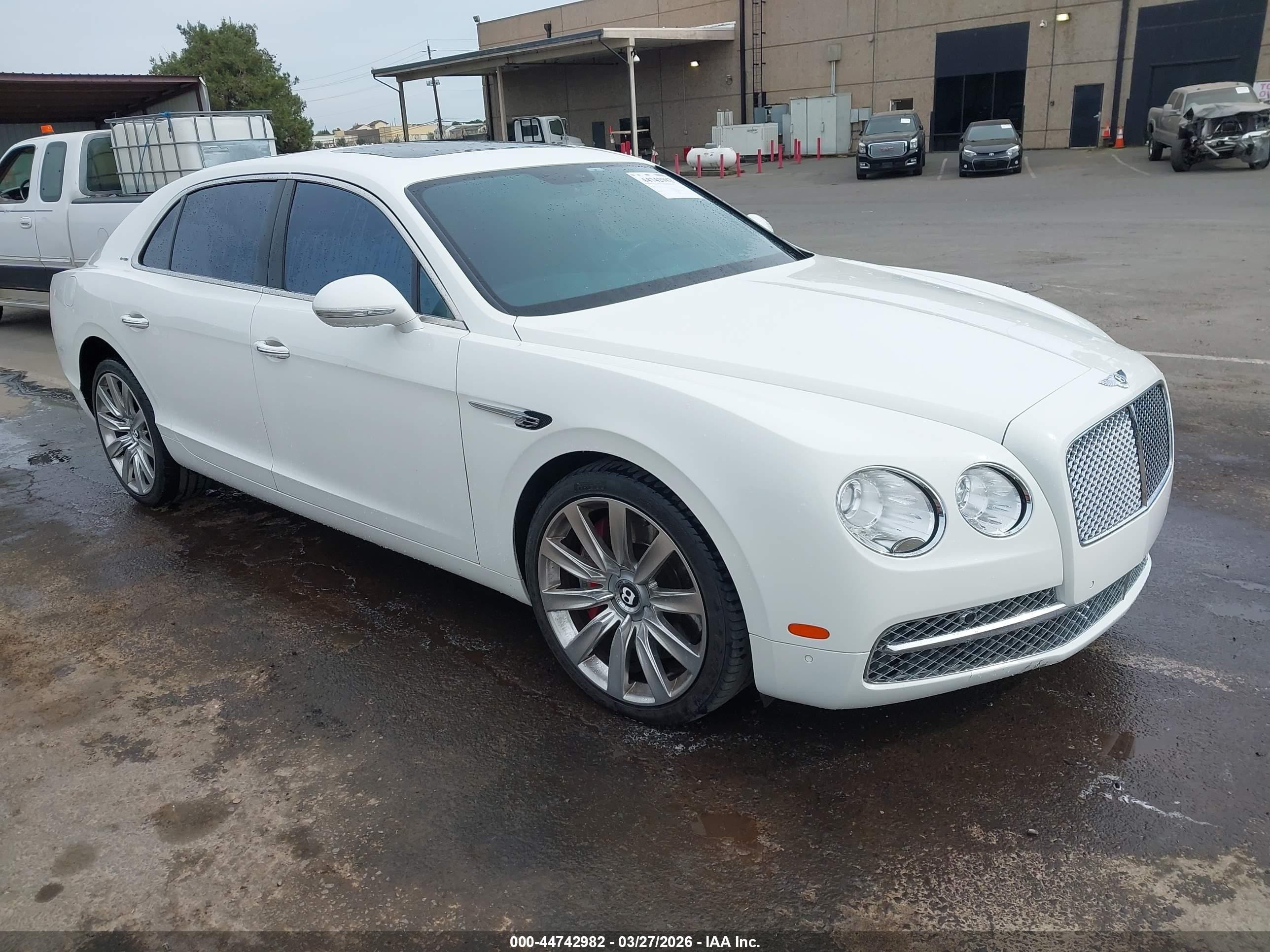 2015 Bentley Flying Spur W12 White vin: SCBEC9ZA9FC041217