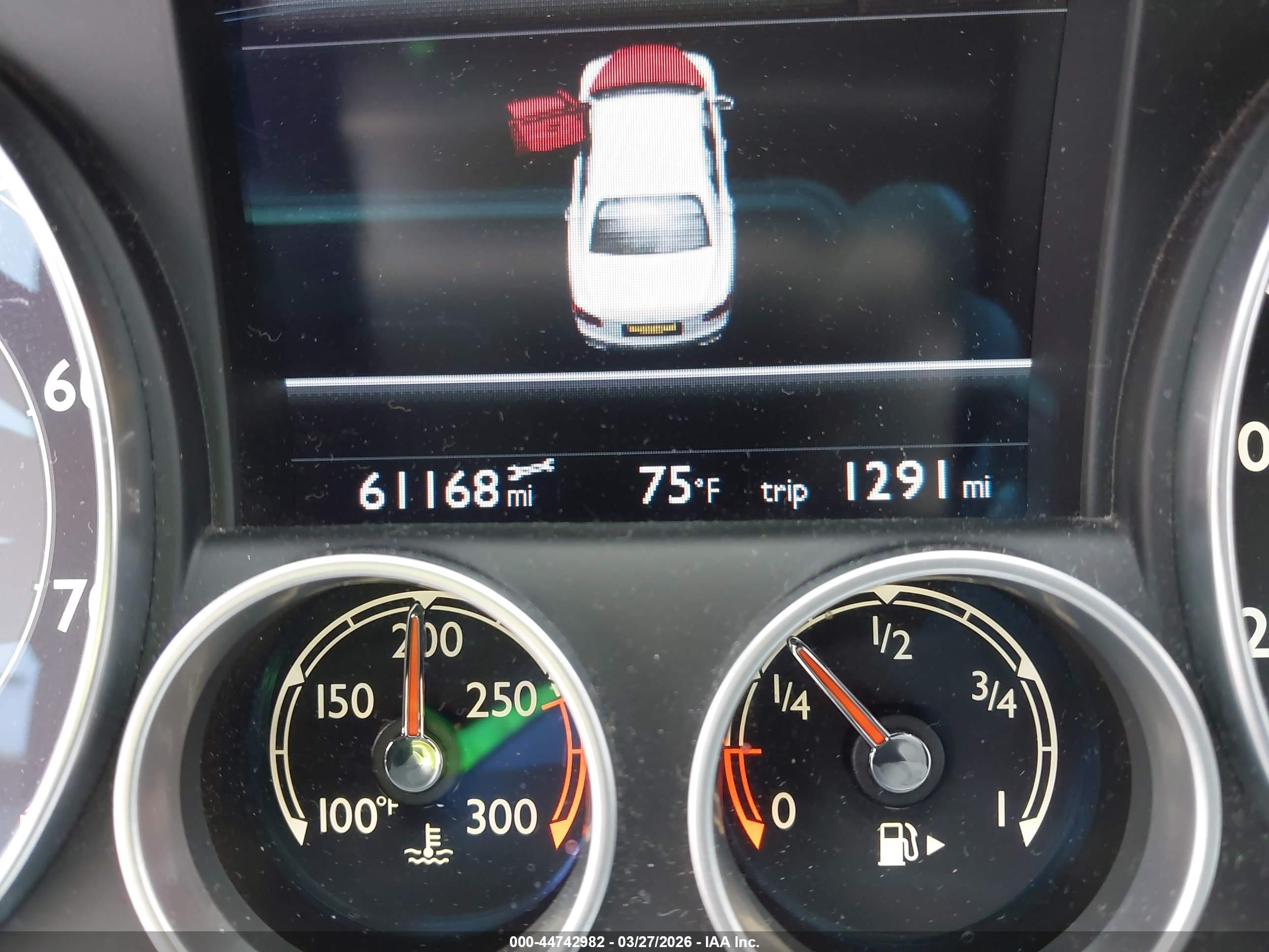 2015 Bentley Flying Spur W12 Белый vin: SCBEC9ZA9FC041217