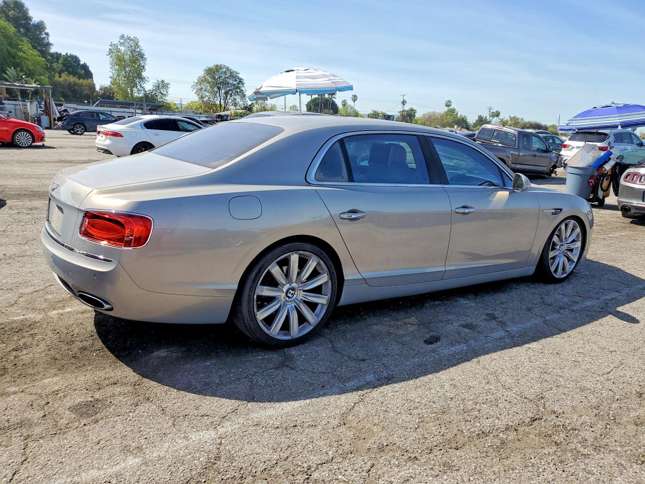 2015 Bentley Flying Spur Silver vin: SCBEC9ZA9FC044442