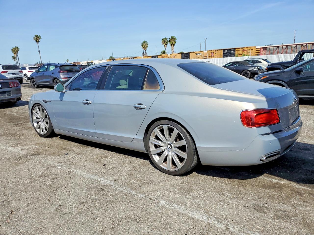 2015 Bentley Flying Spur Silver vin: SCBEC9ZA9FC044442