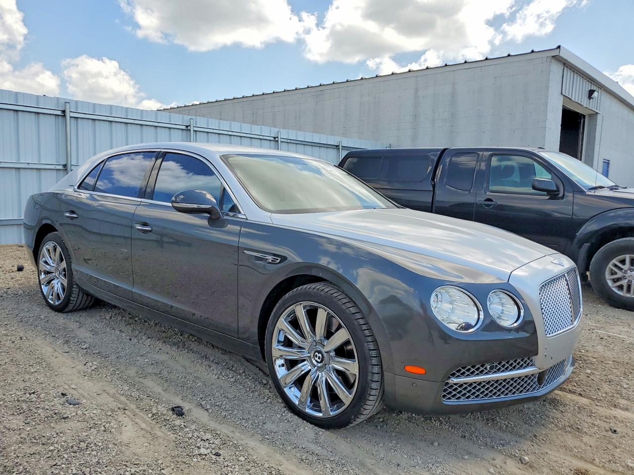 2014 Bentley Flying Spur Gray vin: SCBEC9ZAXEC089842