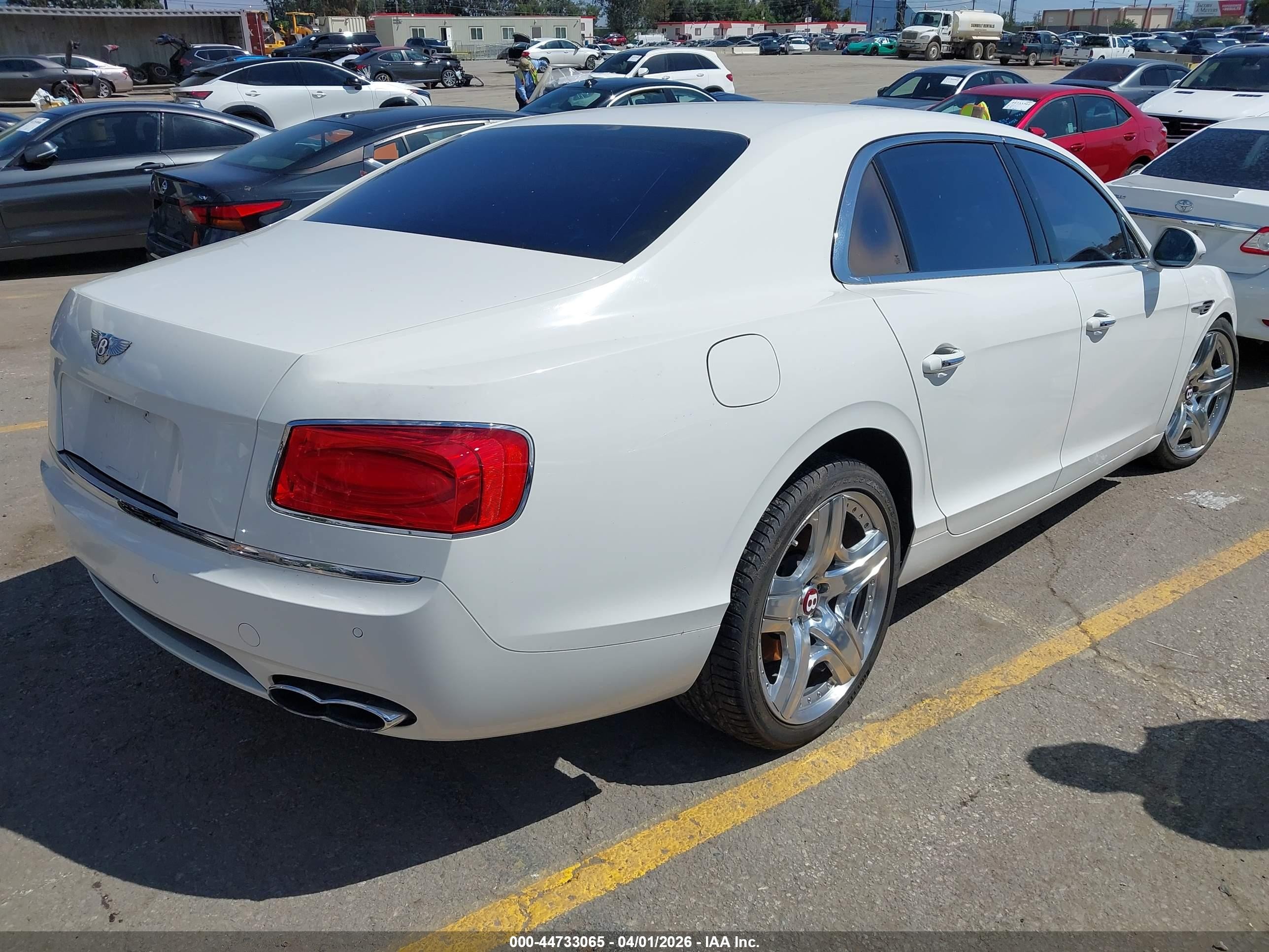 2015 Bentley Flying Spur V8 White vin: SCBET9ZA3FC046784