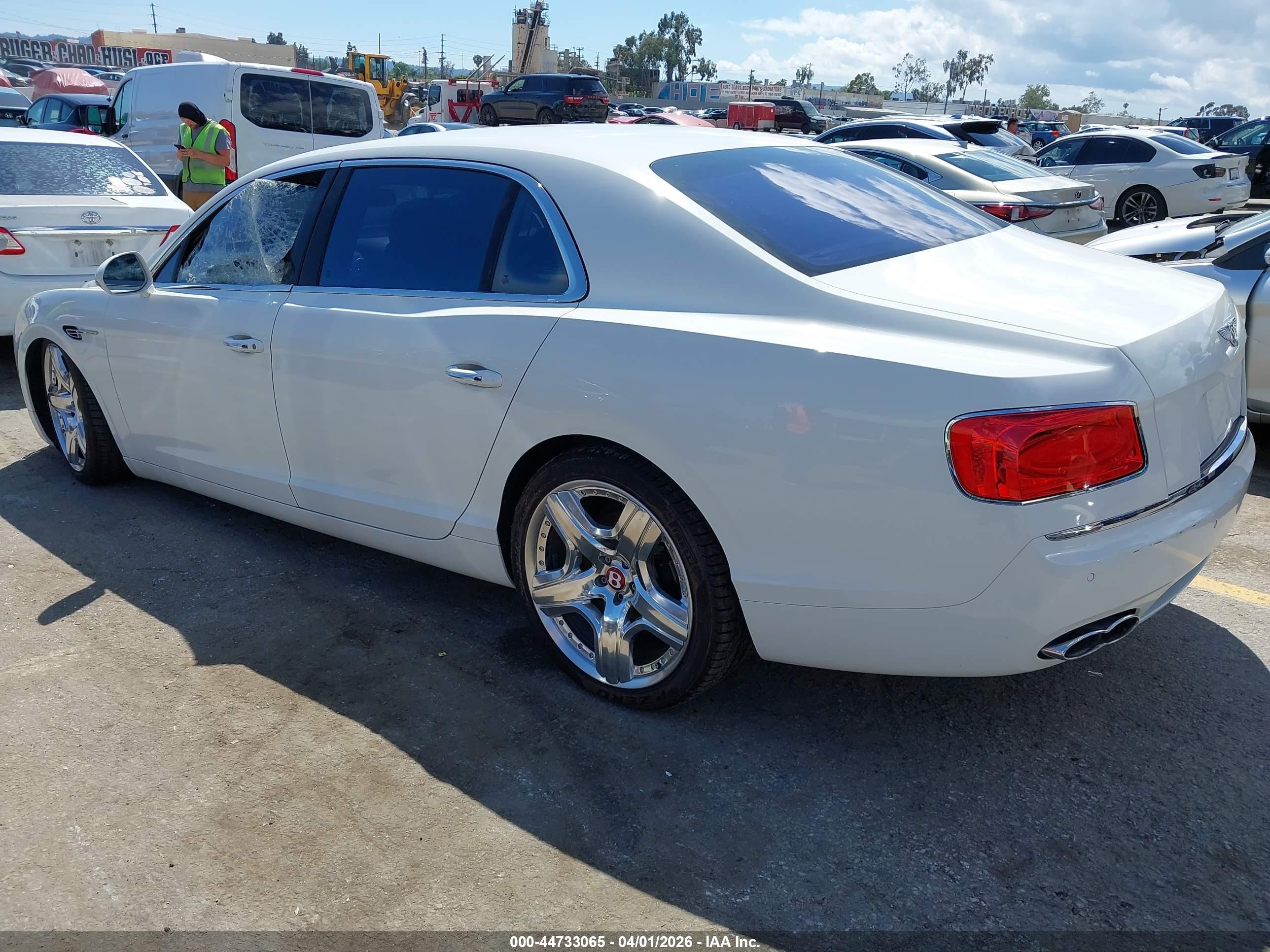 2015 Bentley Flying Spur V8 White vin: SCBET9ZA3FC046784