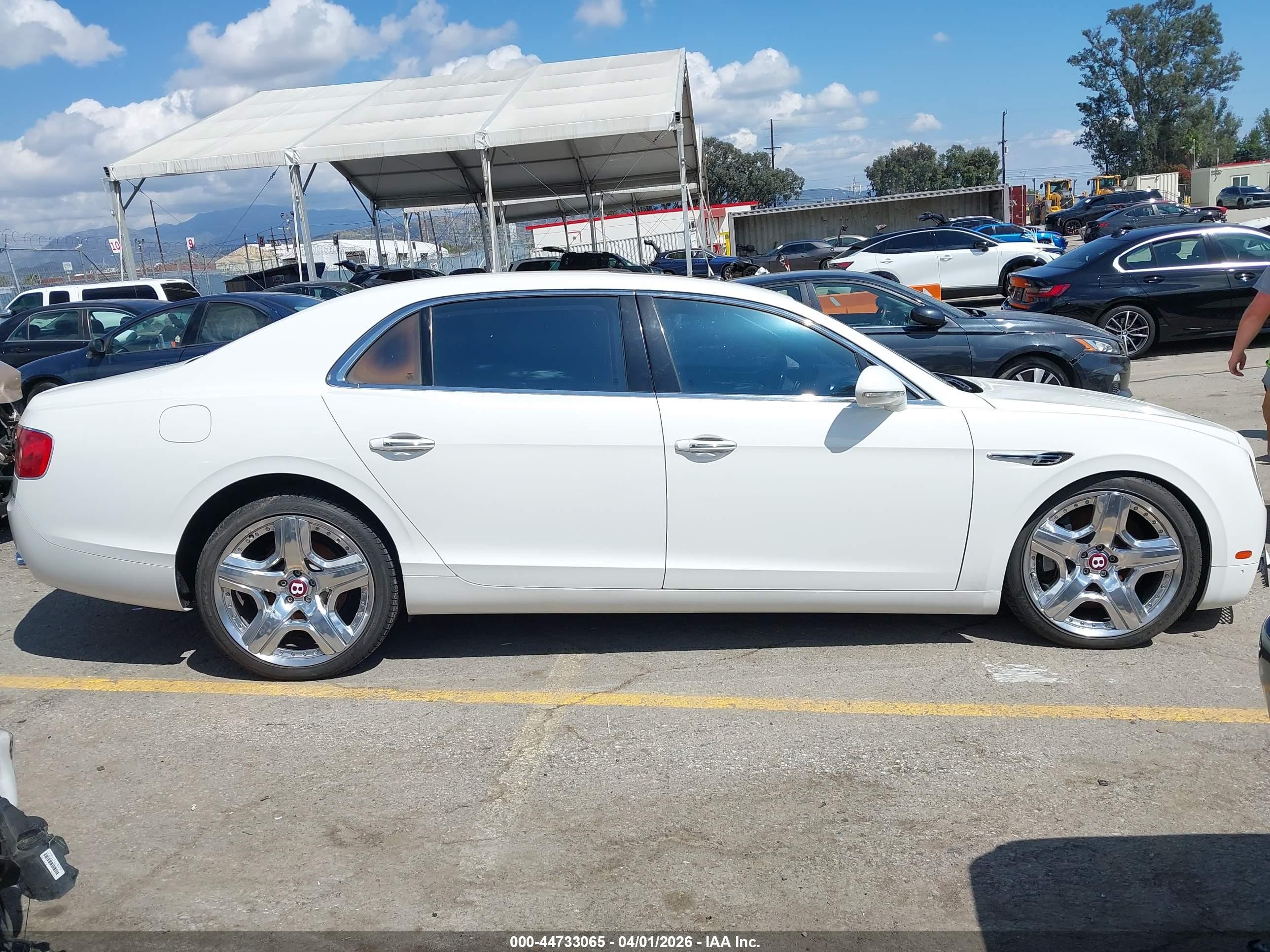 2015 Bentley Flying Spur V8 White vin: SCBET9ZA3FC046784