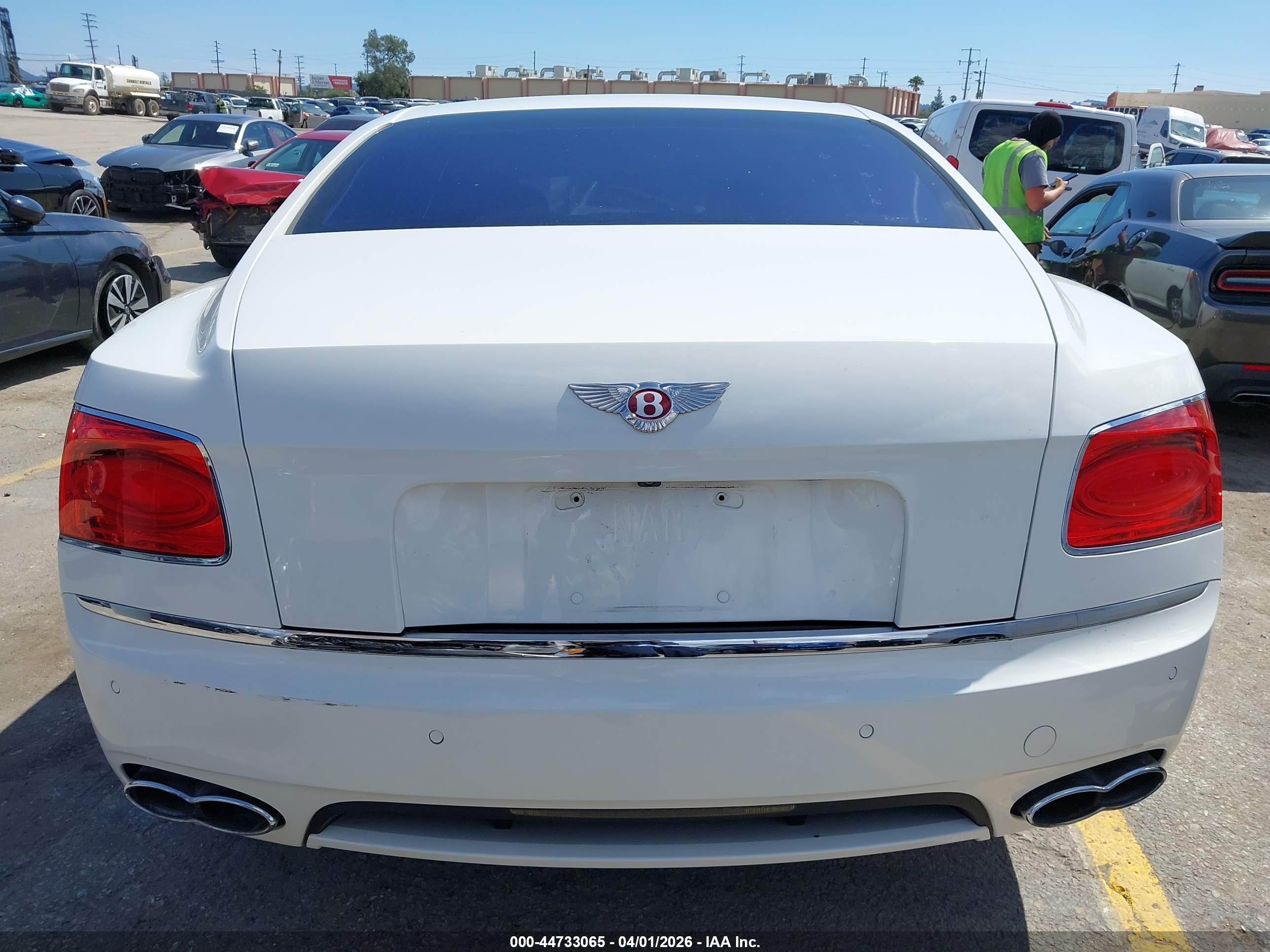 2015 Bentley Flying Spur V8 White vin: SCBET9ZA3FC046784