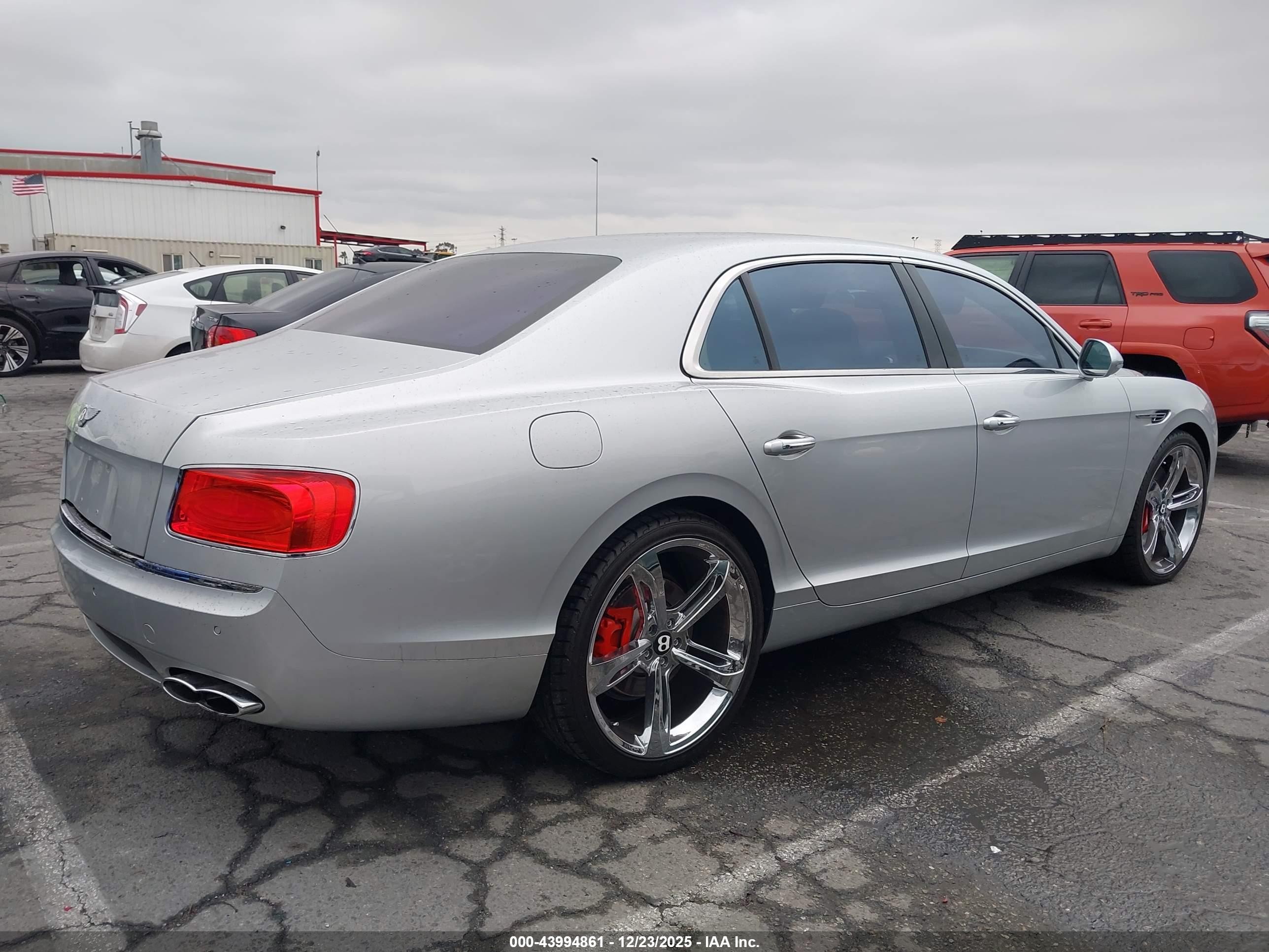 2015 Bentley Flying Spur V8 Silver vin: SCBET9ZA5FC049752
