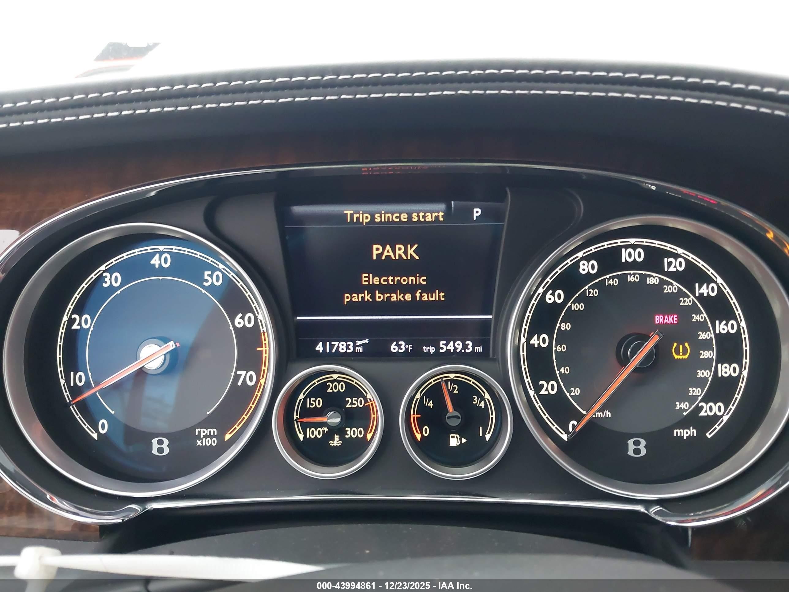 2015 Bentley Flying Spur V8 Silver vin: SCBET9ZA5FC049752