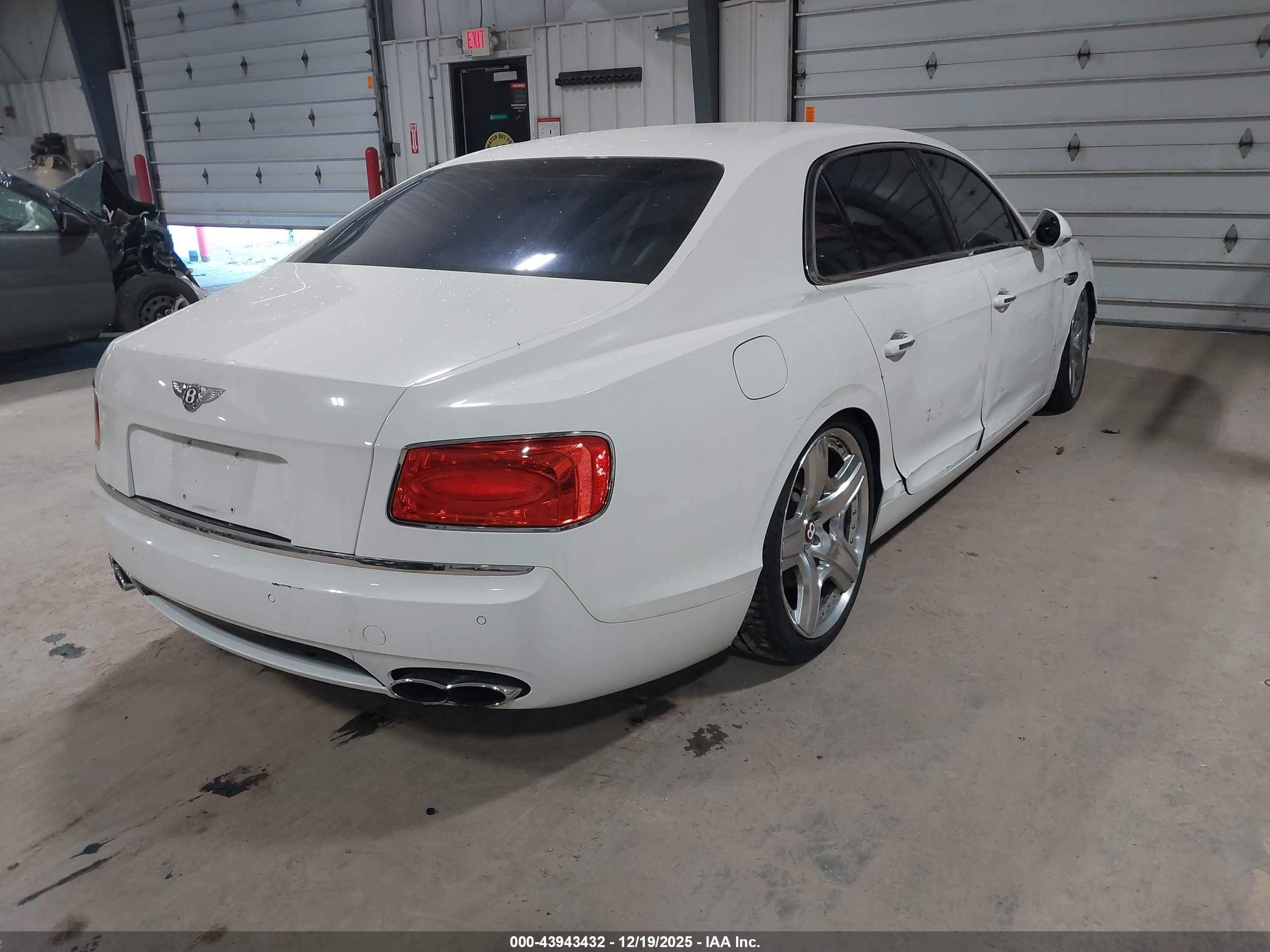 2015 Bentley Flying Spur V8 White vin: SCBET9ZA6FC041787