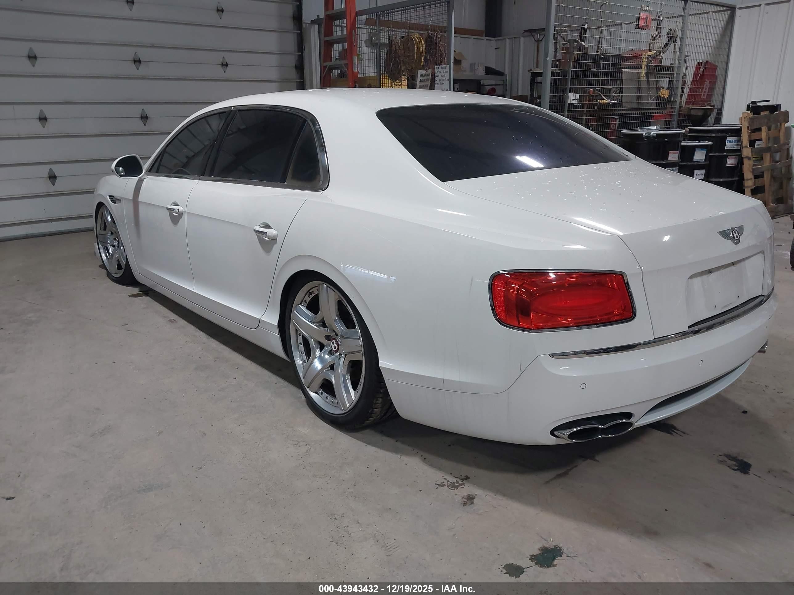 2015 Bentley Flying Spur V8 White vin: SCBET9ZA6FC041787
