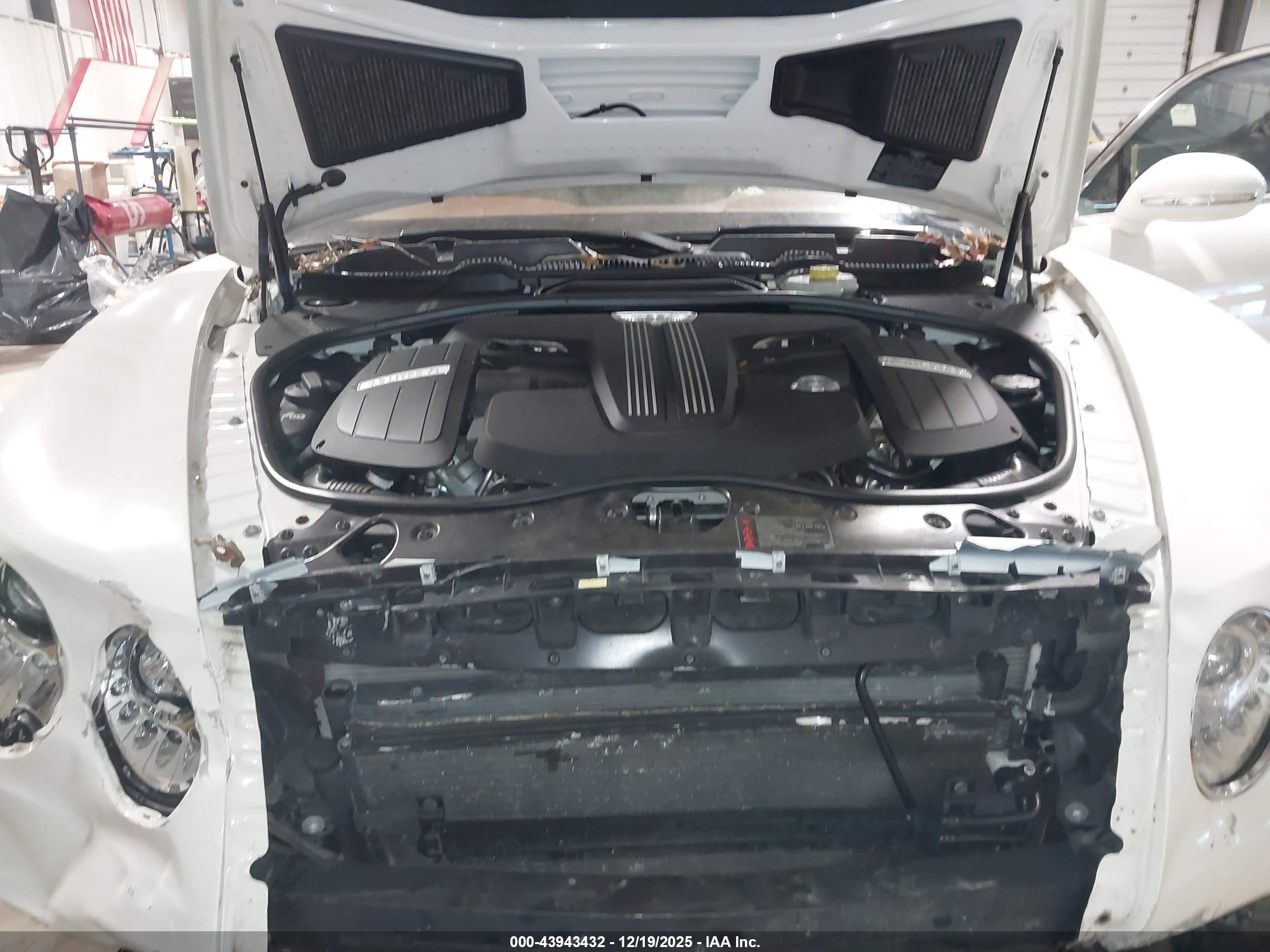 2015 Bentley Flying Spur V8 White vin: SCBET9ZA6FC041787