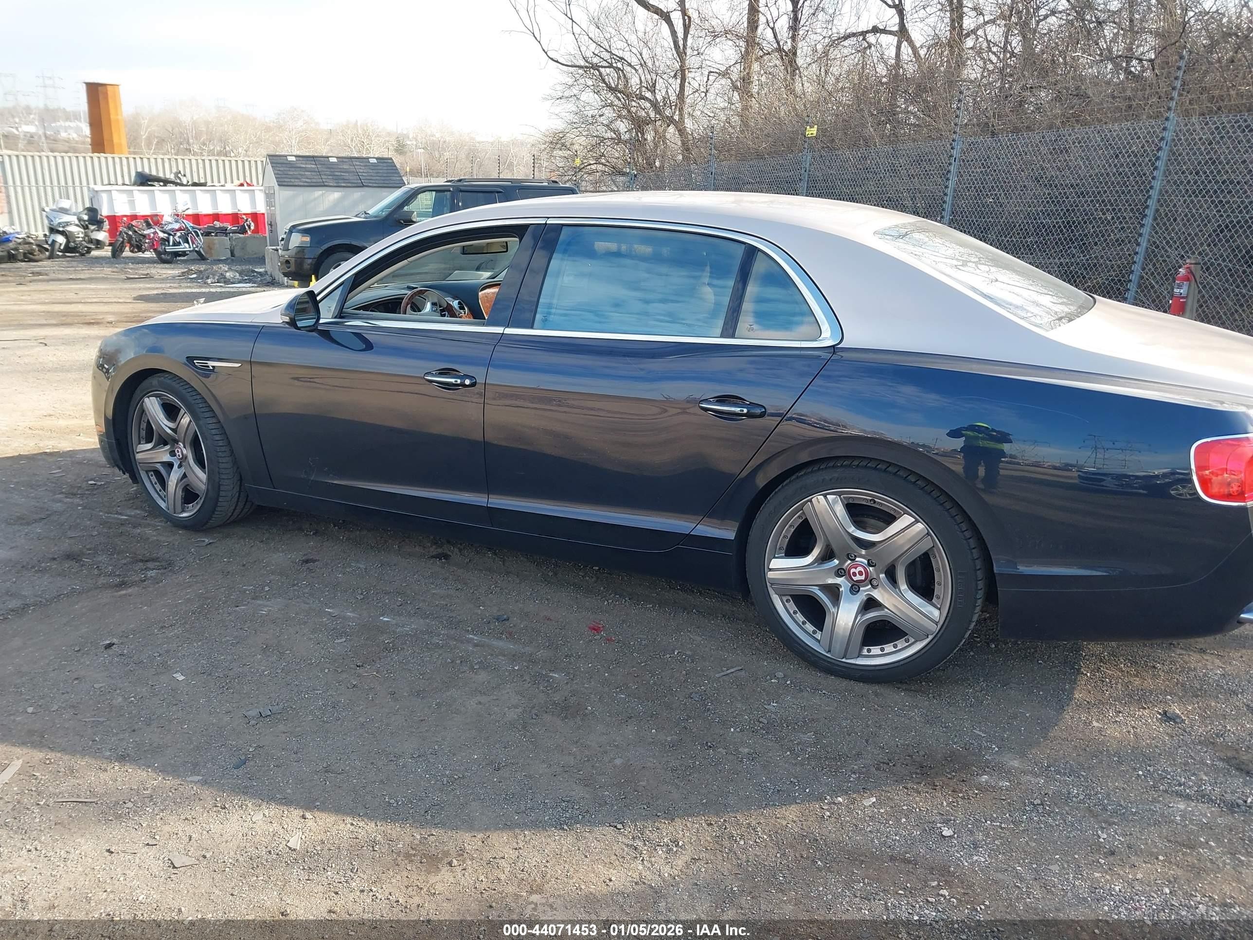 2015 Bentley Flying Spur V8 Blue vin: SCBET9ZA7FC044858