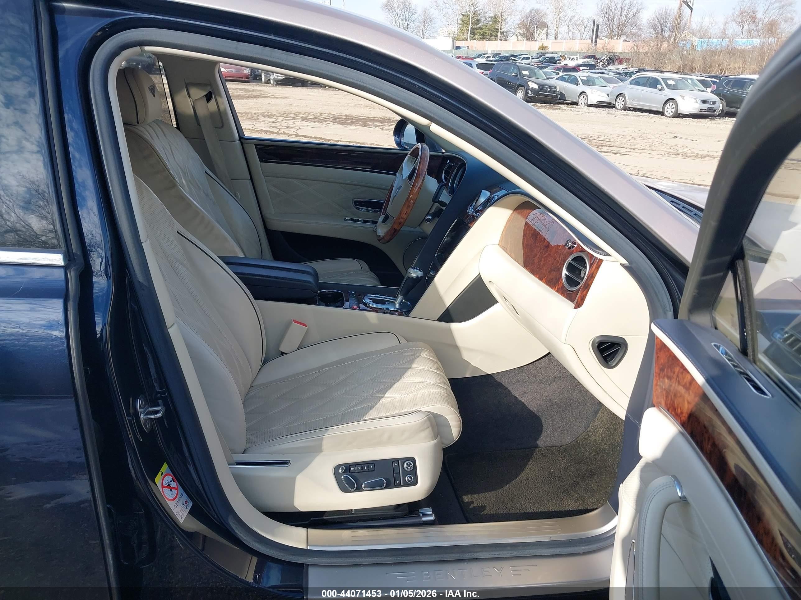 2015 Bentley Flying Spur V8 Blue vin: SCBET9ZA7FC044858