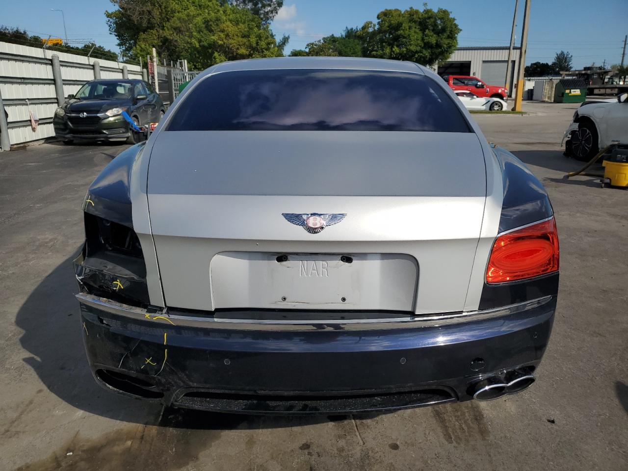 2015 Bentley Flying Spur Двухцветный vin: SCBET9ZAXFC041890