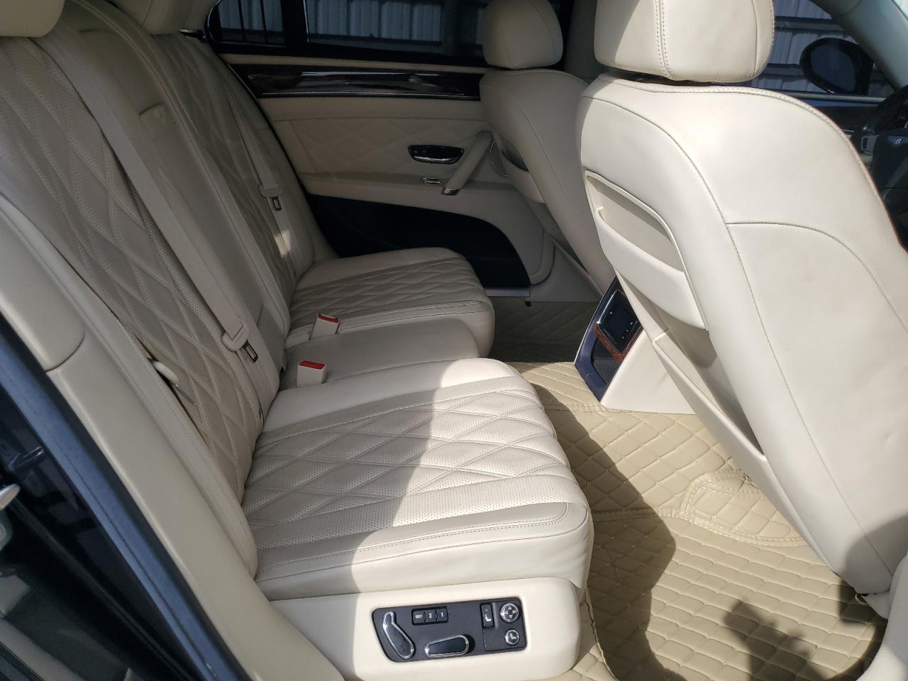 2015 Bentley Flying Spur Двухцветный vin: SCBET9ZAXFC041890