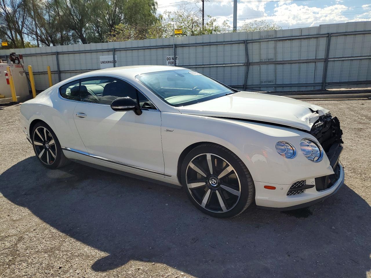 2015 Bentley Continental Gt White vin: SCBFJ7ZA1FC044479