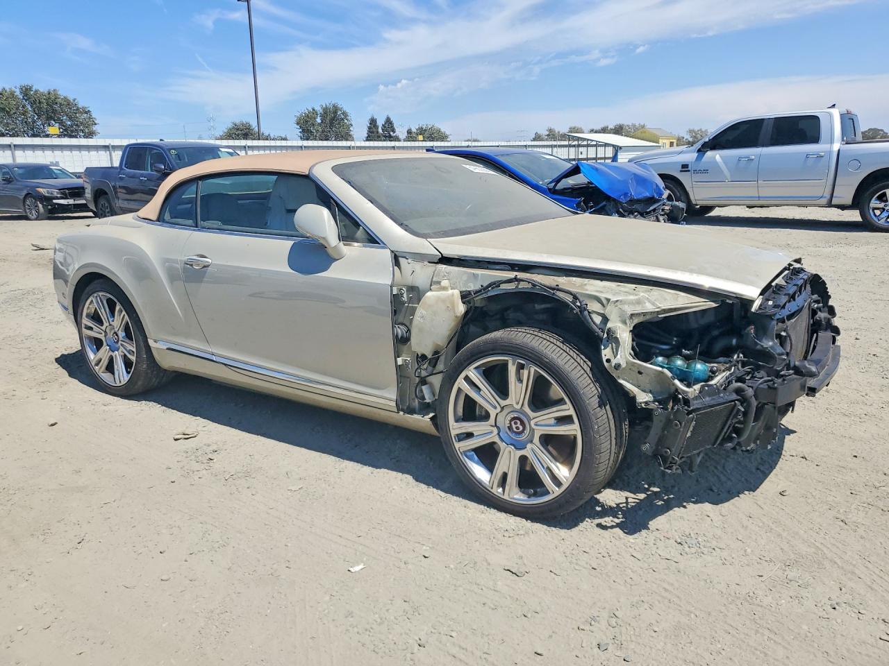 2013 Bentley Continental Gtc V8 Cream vin: SCBGT3ZA7DC084828